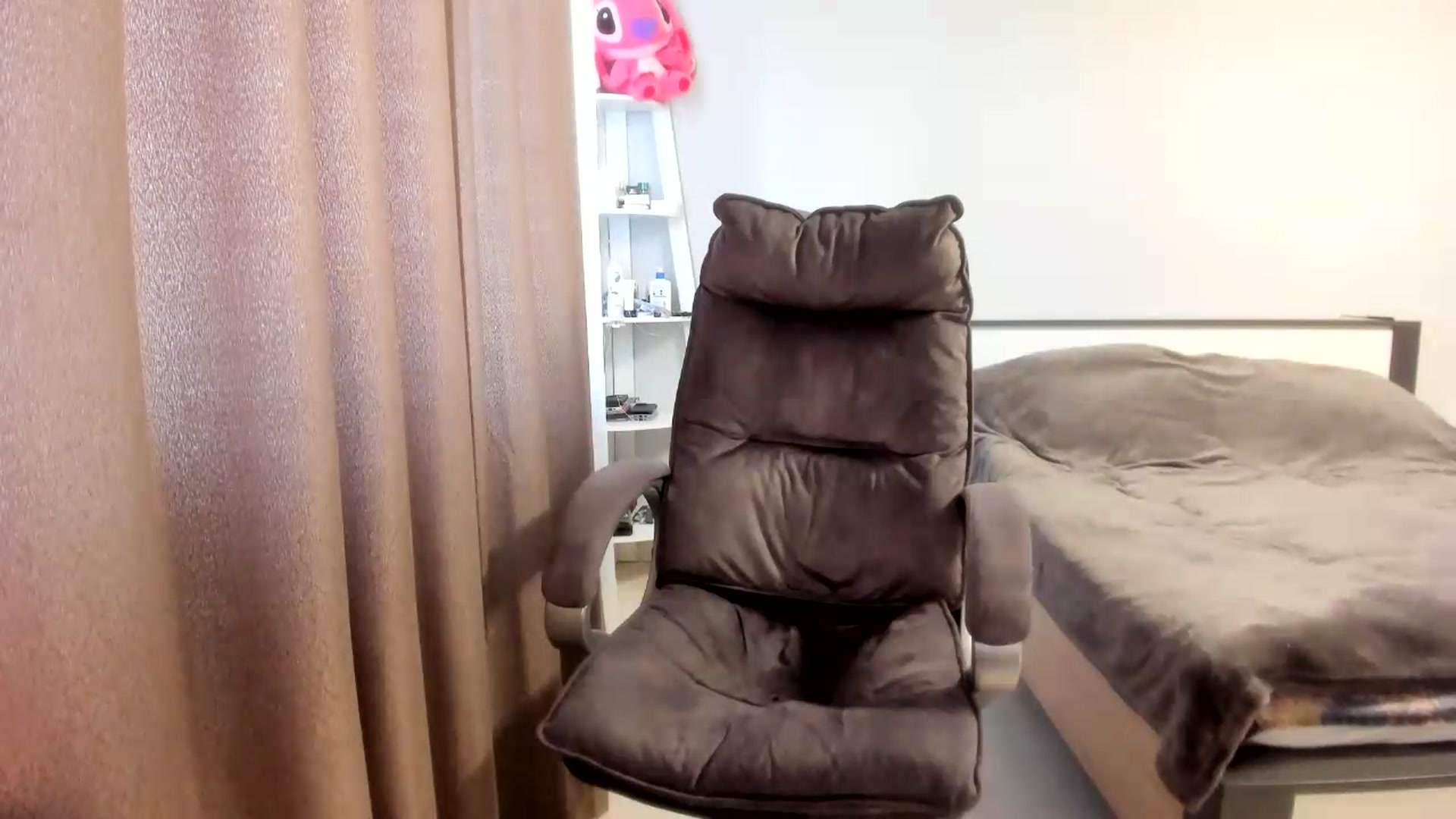 Gallery image thumbnail from Iam_Sasha's myfreecams stream on, 06/12/2026, 09:25 image 12 of 20