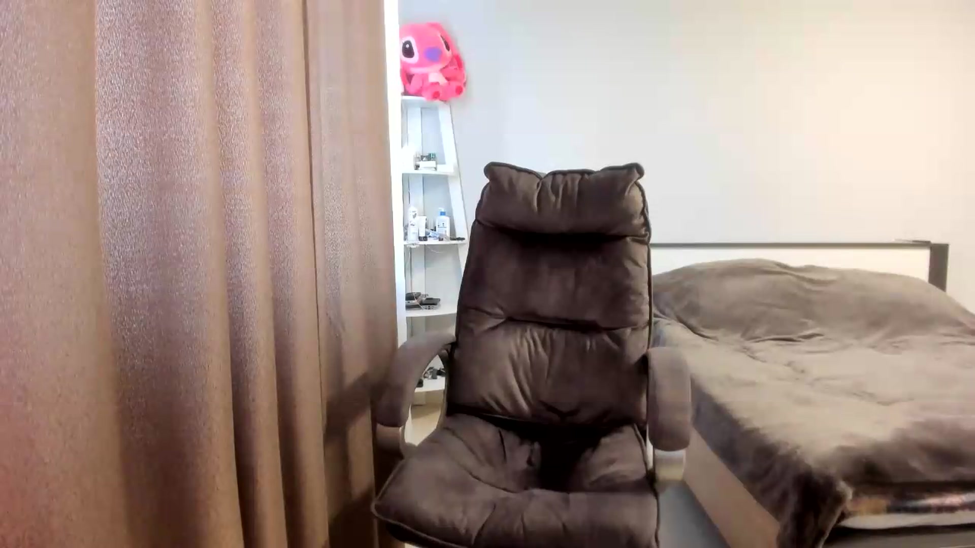 Gallery image thumbnail from Iam_Sasha's myfreecams stream on, 06/12/2026, 09:25 image 13 of 20