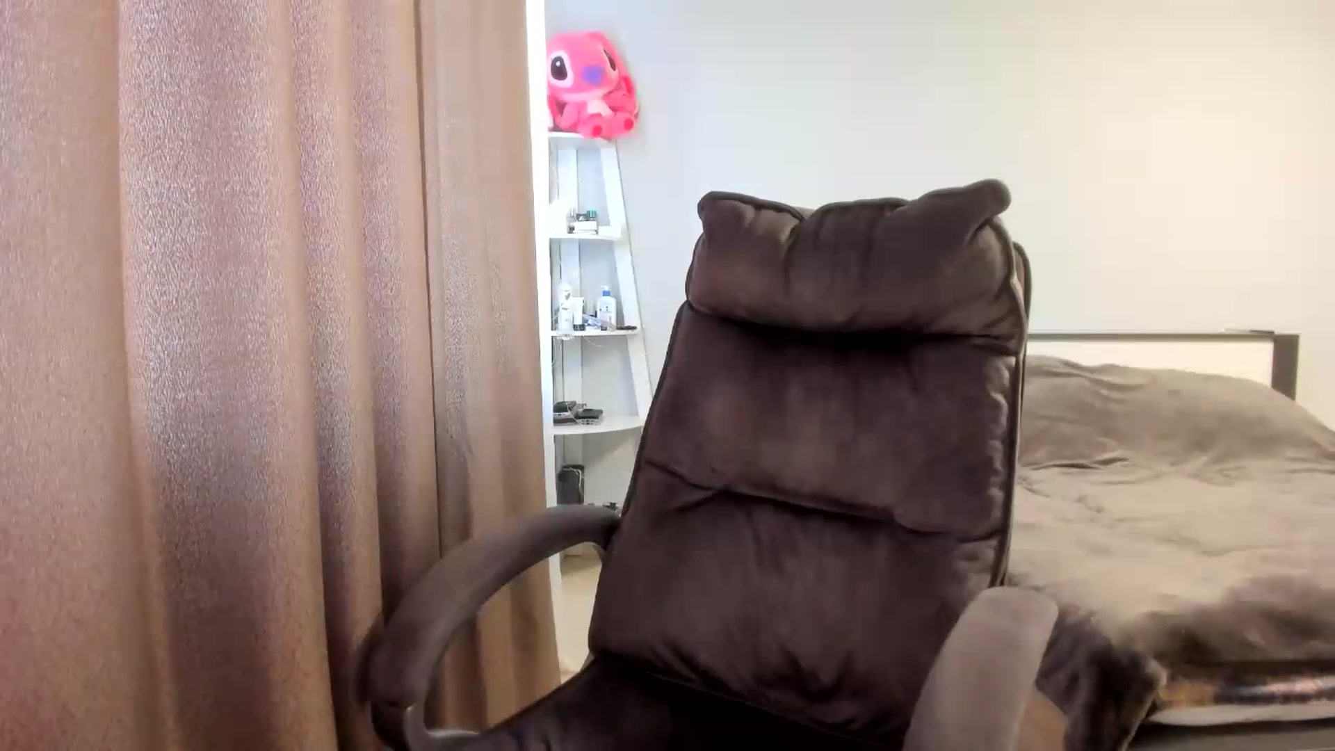 Gallery image thumbnail from Iam_Sasha's myfreecams stream on, 06/12/2026, 09:25 image 17 of 20