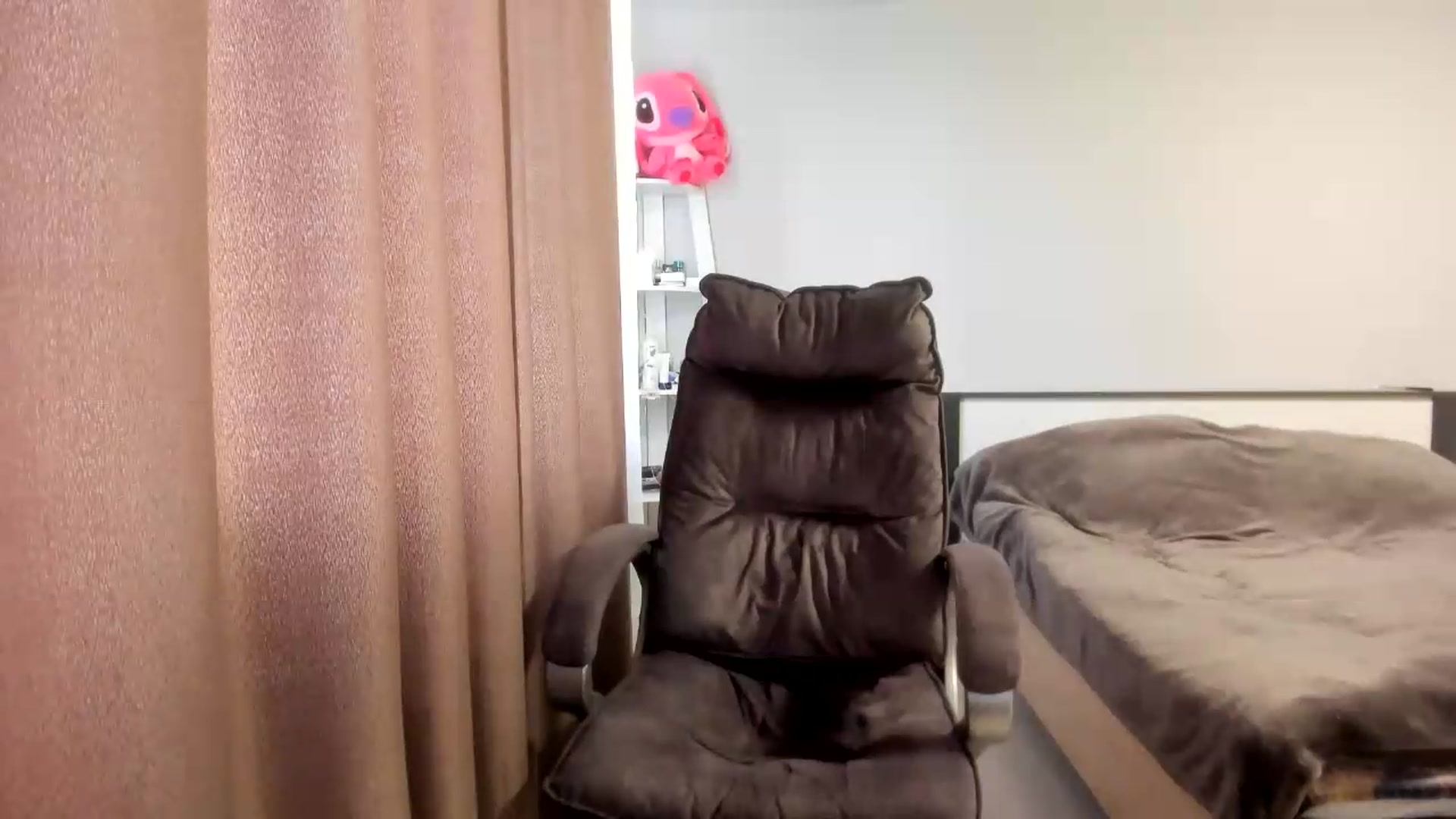 Gallery image thumbnail from Iam_Sasha's myfreecams stream on, 06/12/2026, 12:14 image 17 of 20