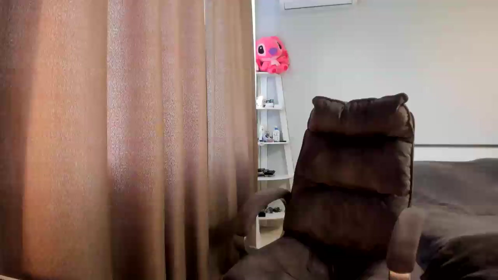 Gallery image thumbnail from Iam_Sasha's myfreecams stream on, 06/16/2026, 10:03 image 1 of 20