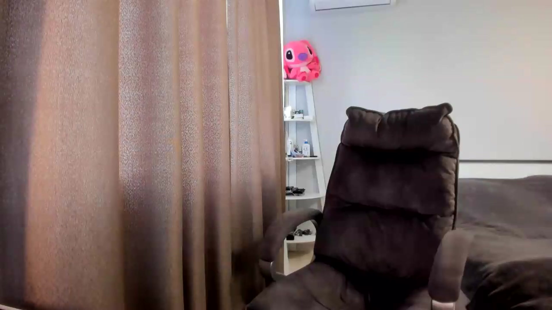 Gallery image thumbnail from Iam_Sasha's myfreecams stream on, 06/16/2026, 10:03 image 5 of 20
