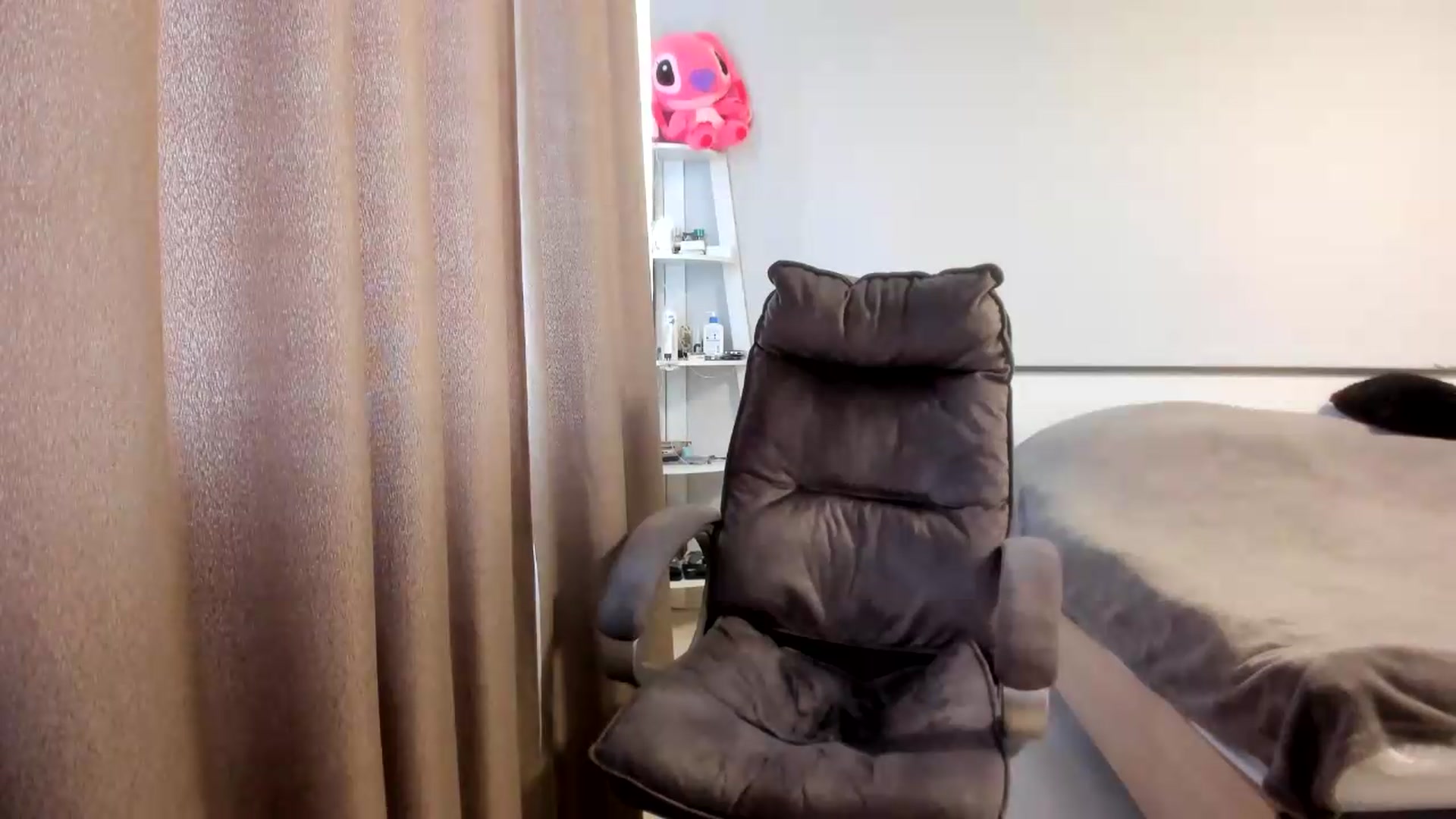 Gallery image thumbnail from Iam_Sasha's myfreecams stream on, 06/19/2026, 08:05 image 5 of 20