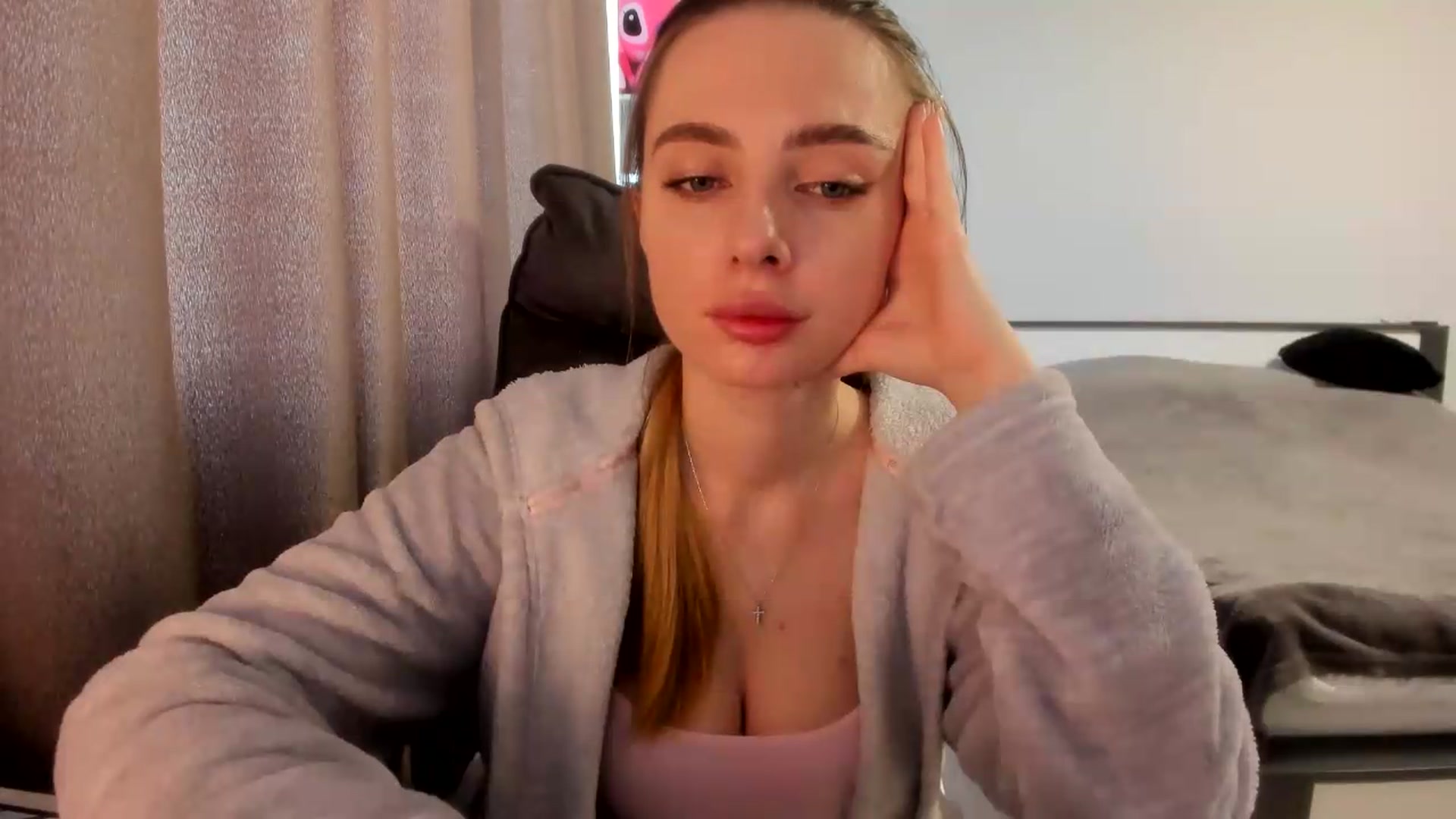 Gallery image thumbnail from Iam_Sasha's myfreecams stream on, 06/19/2026, 09:57 image 9 of 20