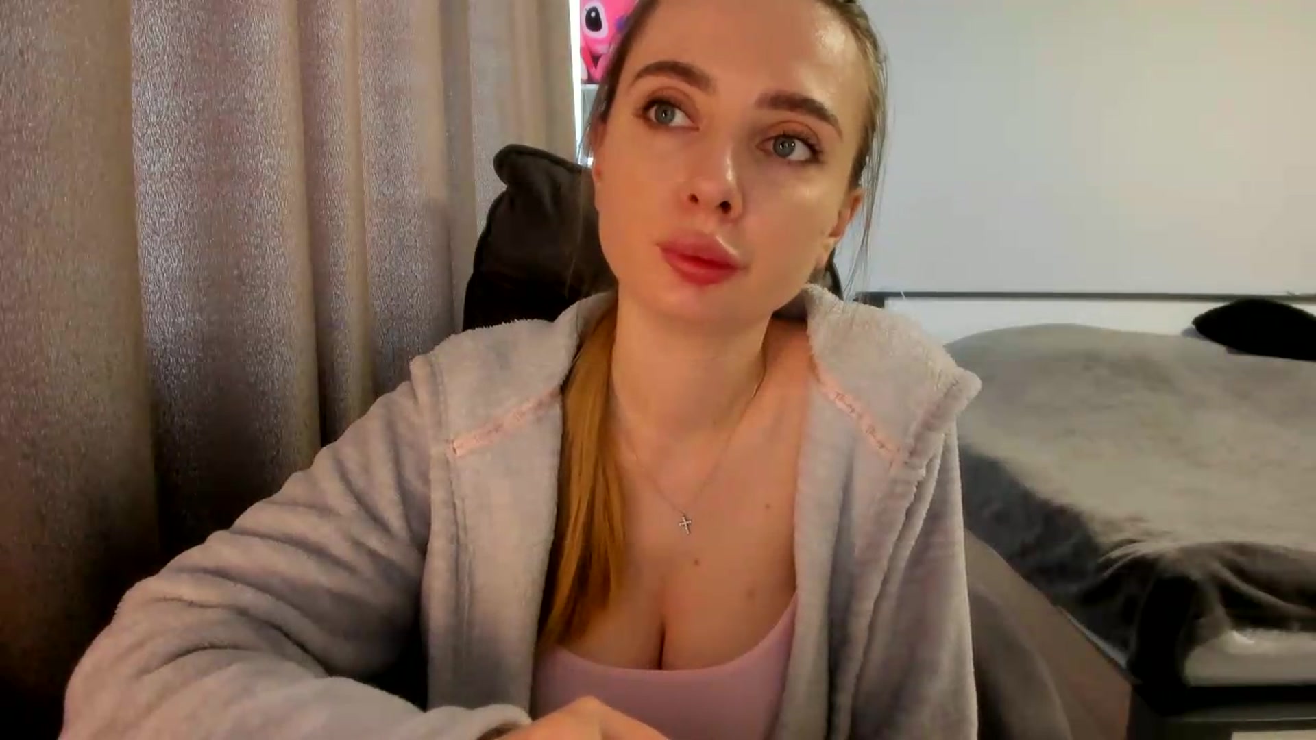 Gallery image thumbnail from Iam_Sasha's myfreecams stream on, 06/19/2026, 09:57 image 7 of 20