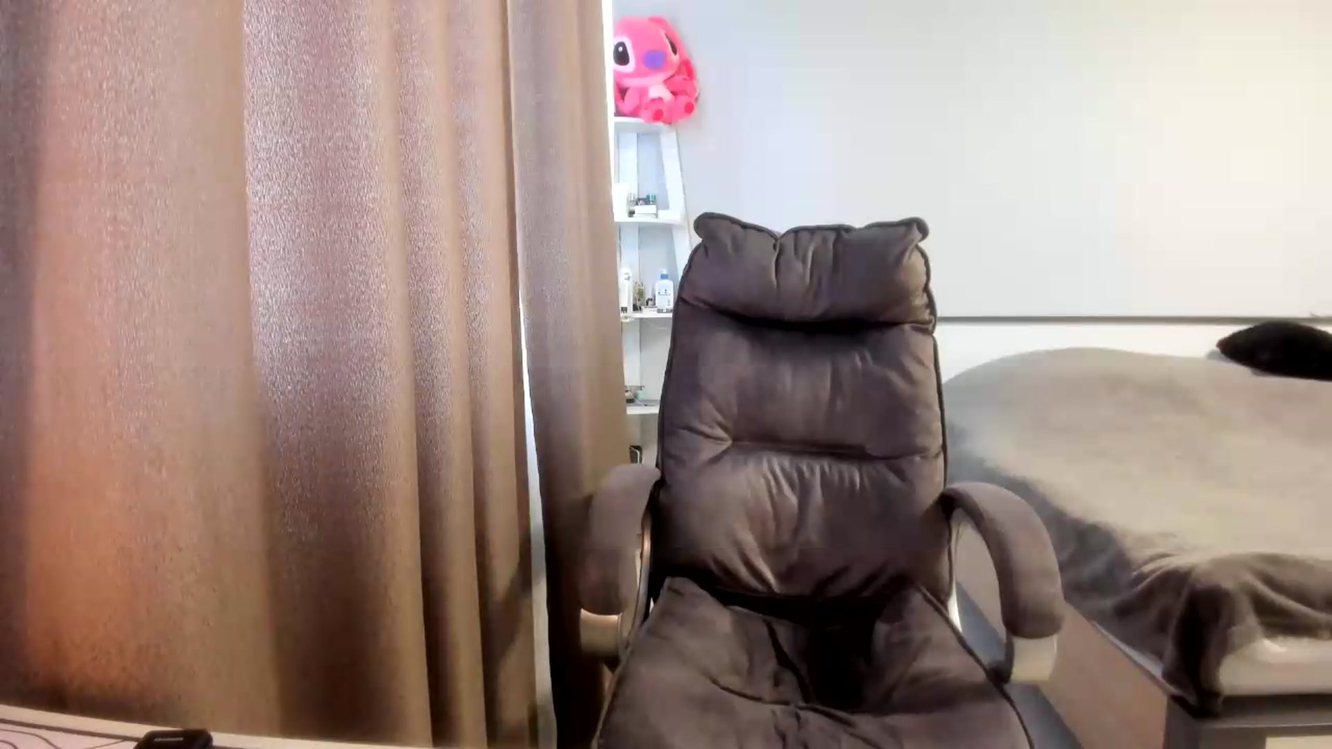 Gallery image thumbnail from Iam_Sasha's myfreecams stream on, 06/19/2026, 09:57 image 2 of 20