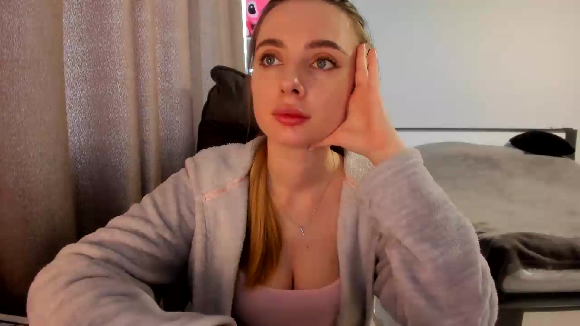 Gallery image thumbnail from Iam_Sasha's myfreecams stream on, 06/19/2026, 09:57 image 8 of 20