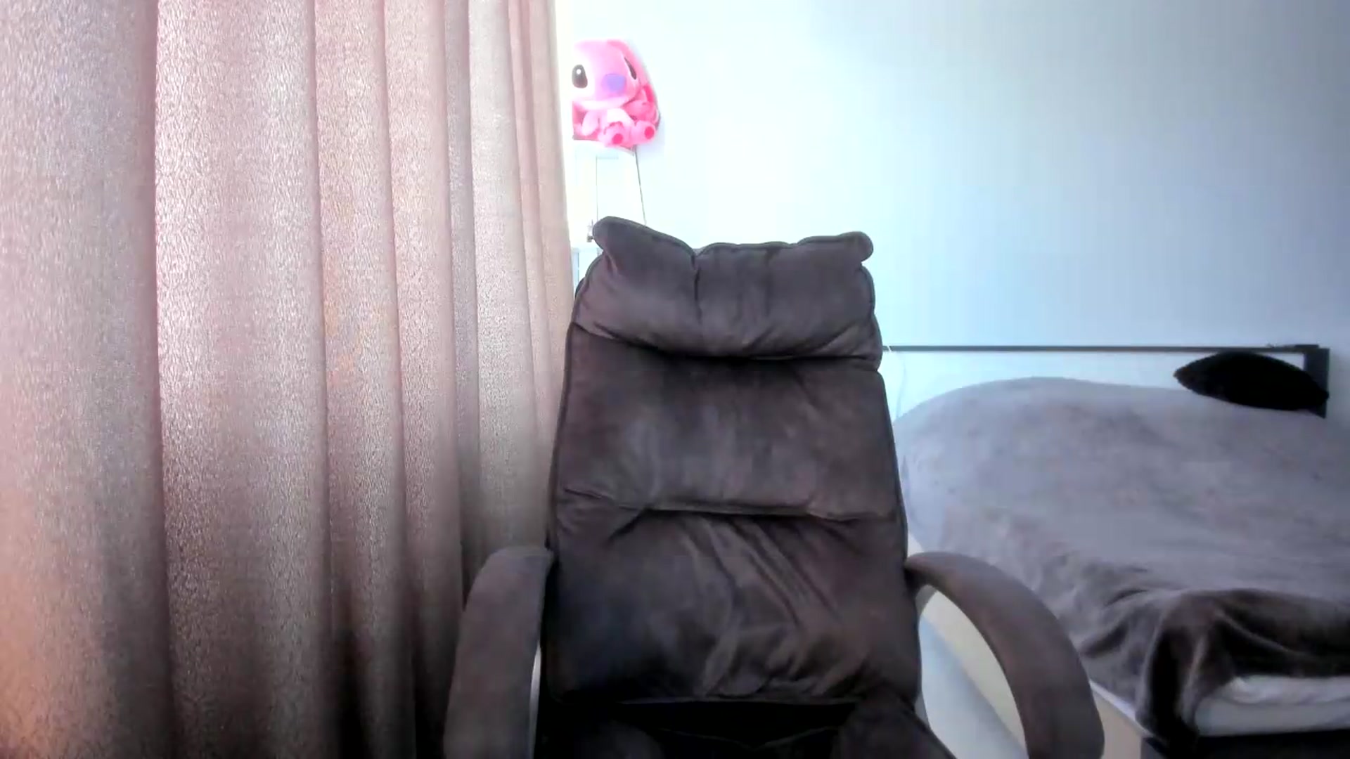 Gallery image thumbnail from Iam_Sasha's myfreecams stream on, 06/19/2026, 13:40 image 4 of 20