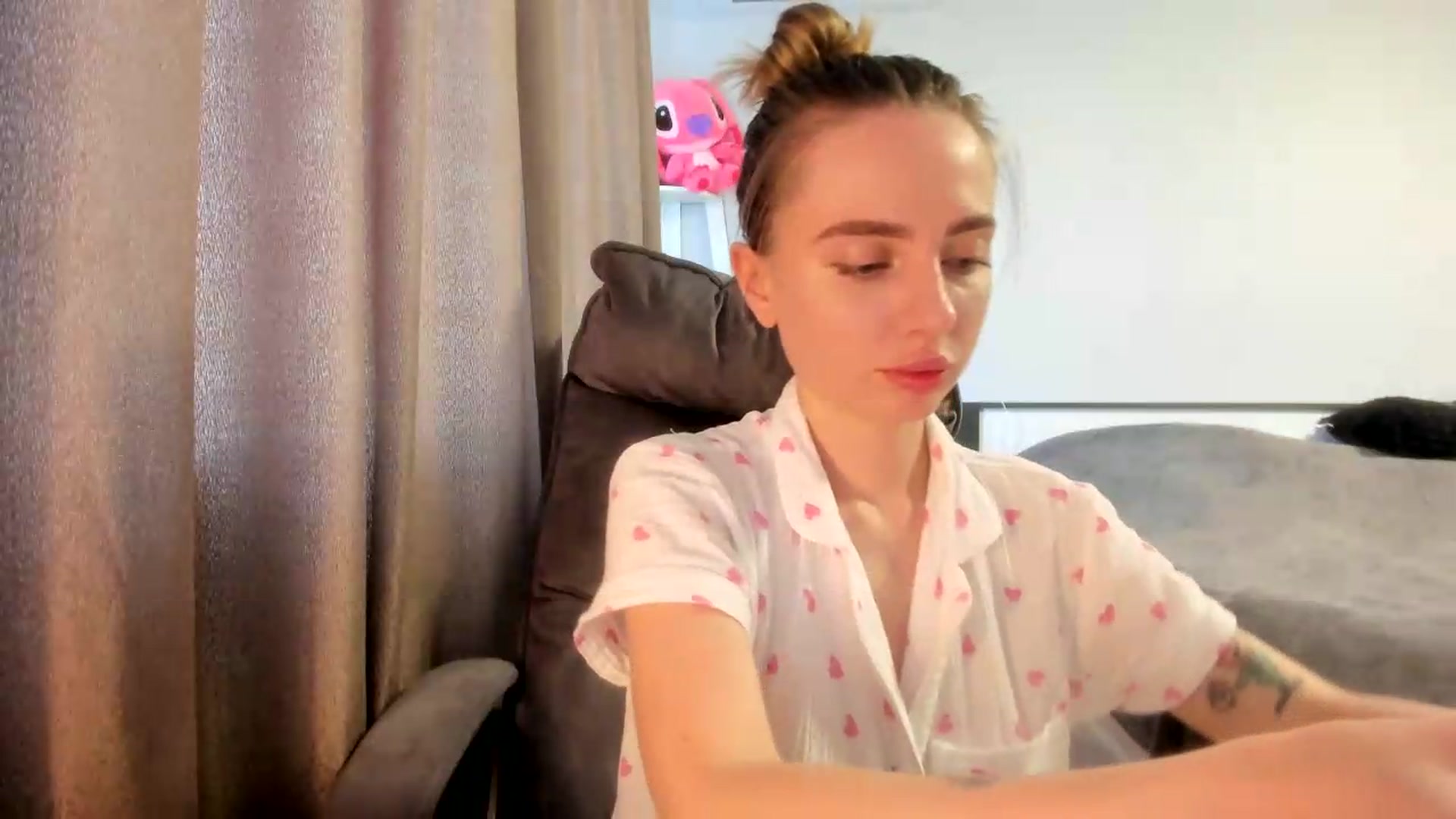 Gallery image thumbnail from Iam_Sasha's myfreecams stream on, 06/22/2026, 08:22 image 4 of 20