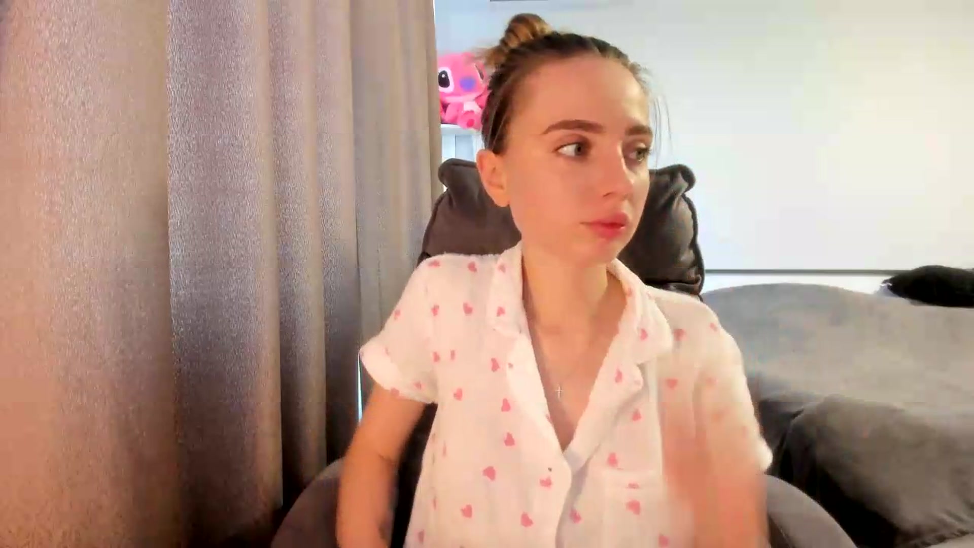 Gallery image thumbnail from Iam_Sasha's myfreecams stream on, 06/22/2026, 08:22 image 6 of 20