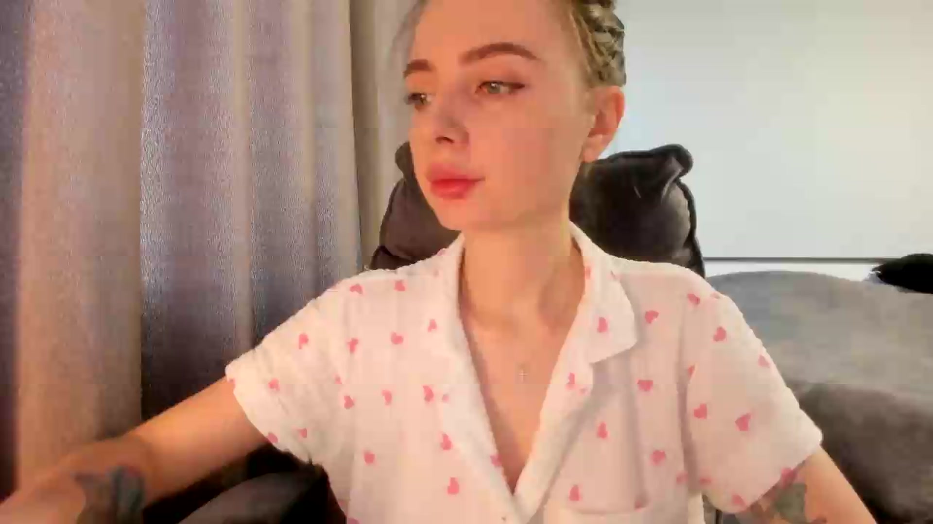 Gallery image thumbnail from Iam_Sasha's myfreecams stream on, 06/22/2026, 08:22 image 3 of 20