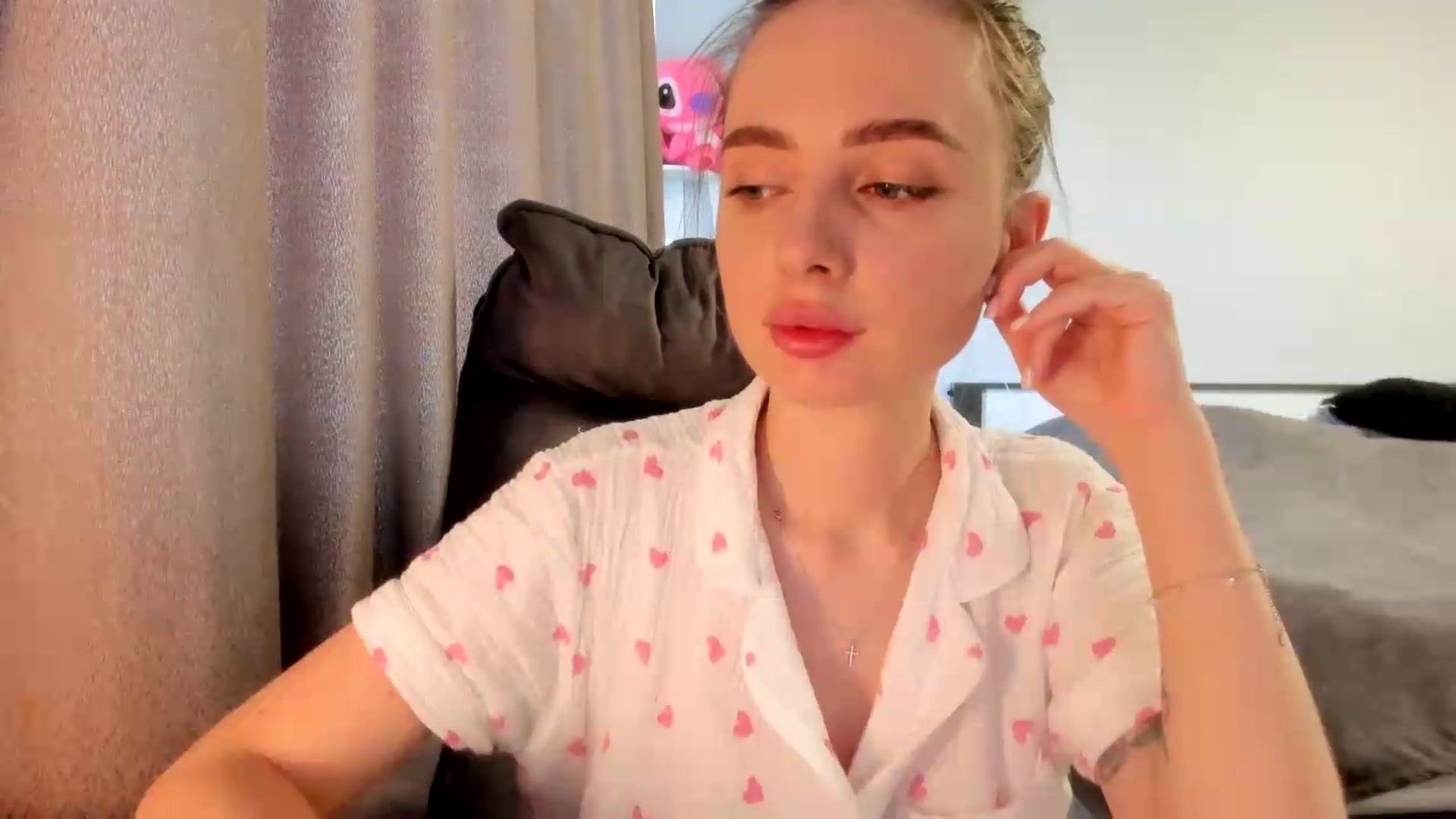 Gallery image thumbnail from Iam_Sasha's myfreecams stream on, 06/22/2026, 08:22 image 7 of 20