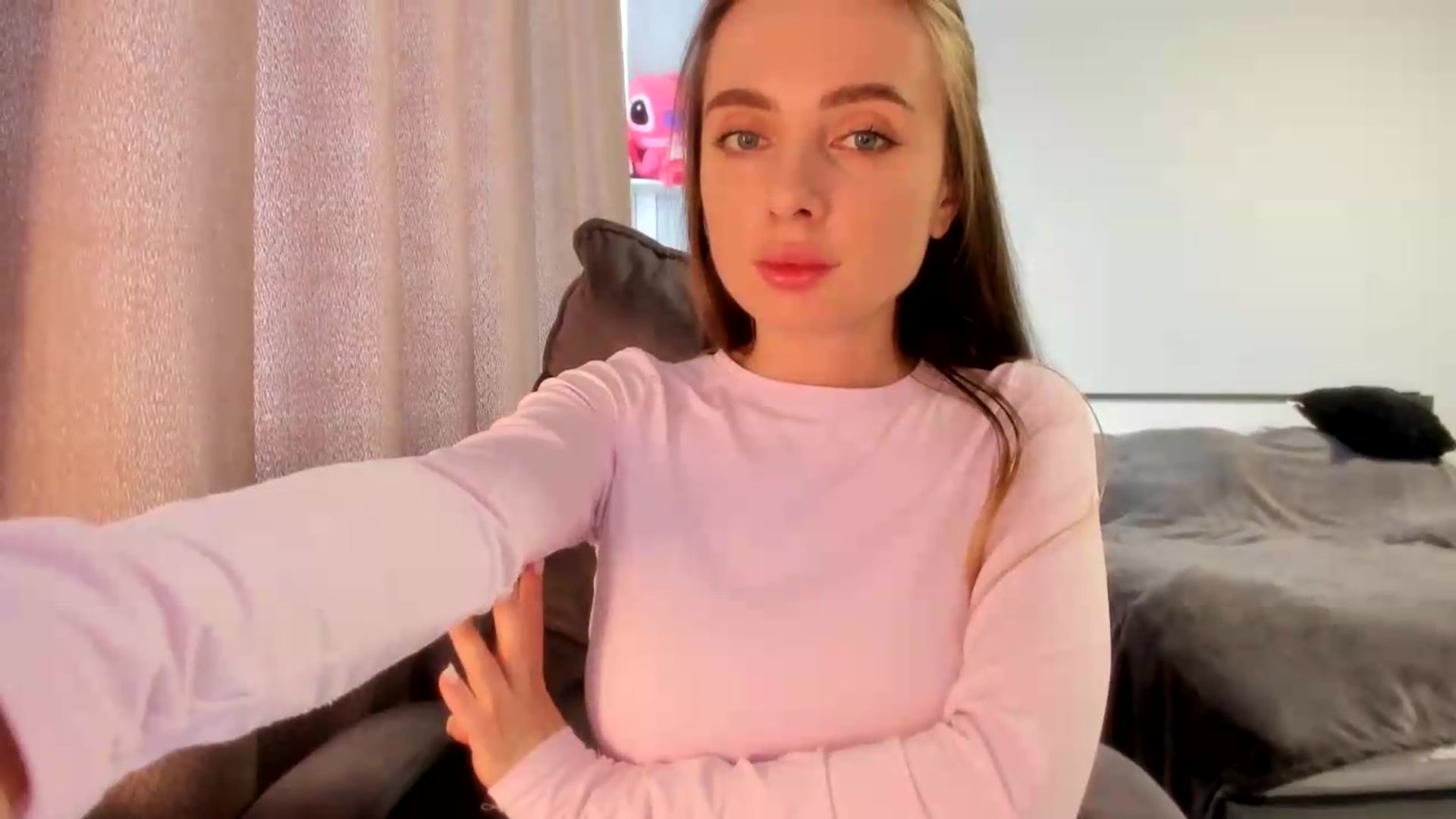 Gallery image thumbnail from Iam_Sasha's myfreecams stream on, 06/22/2026, 11:01 image 14 of 20