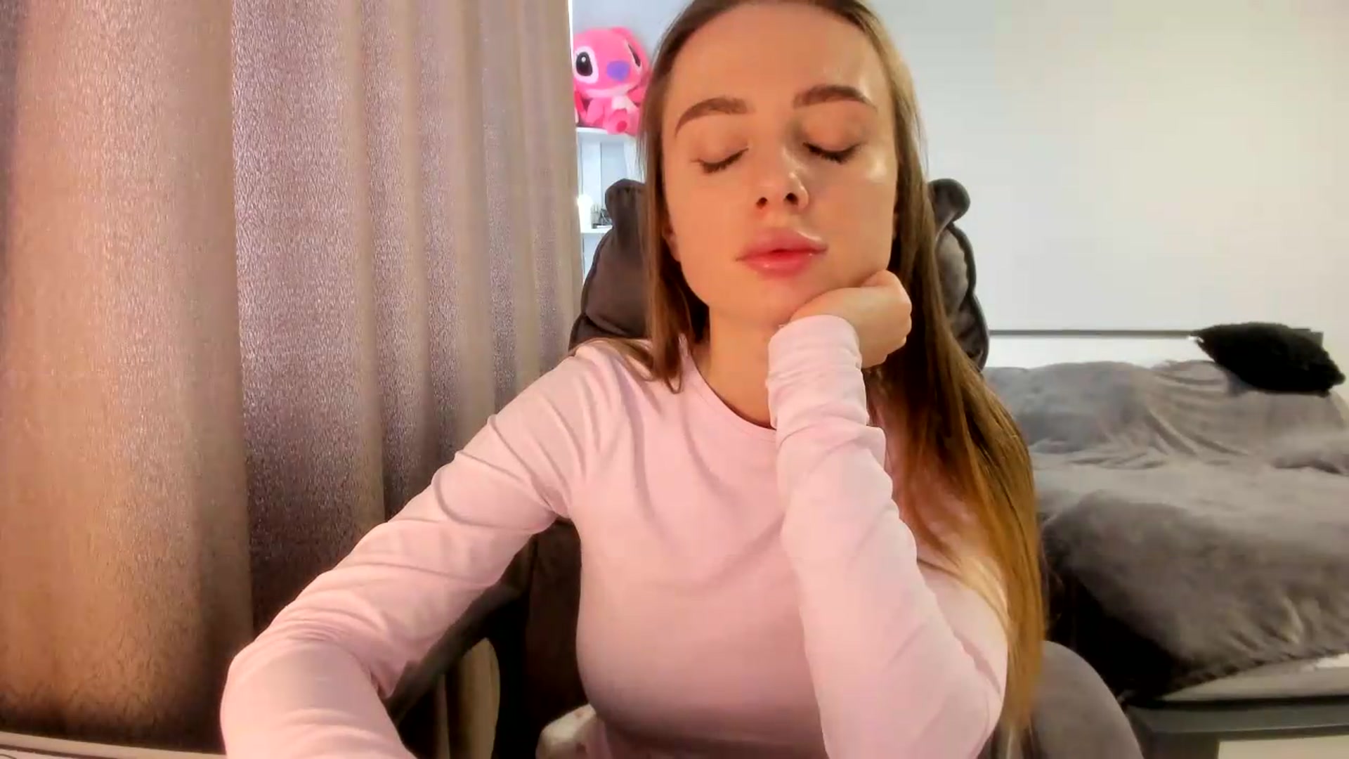 Gallery image thumbnail from Iam_Sasha's myfreecams stream on, 06/22/2026, 11:01 image 12 of 20