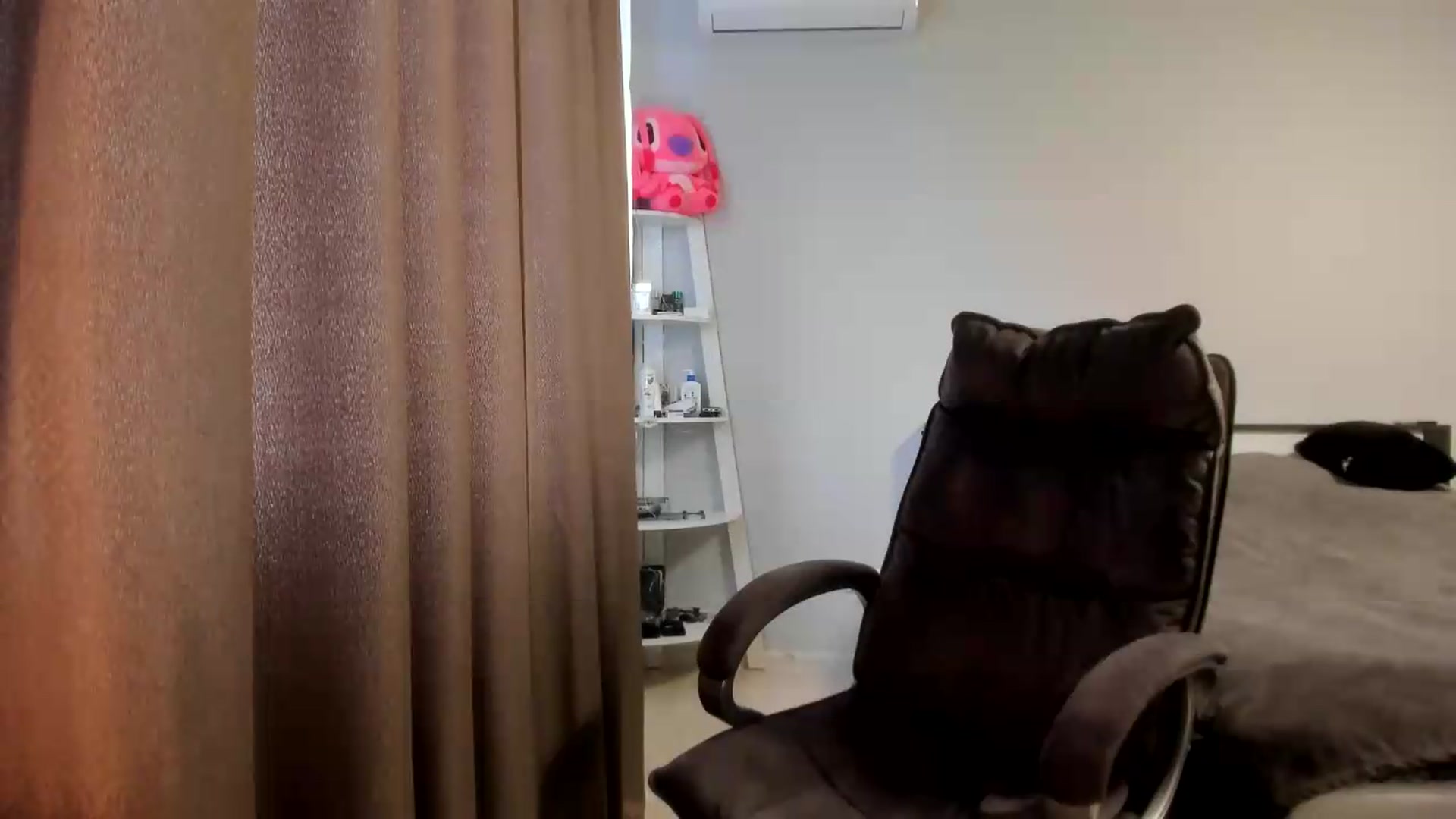 Gallery image thumbnail from Iam_Sasha's myfreecams stream on, 06/23/2026, 10:54 image 6 of 20