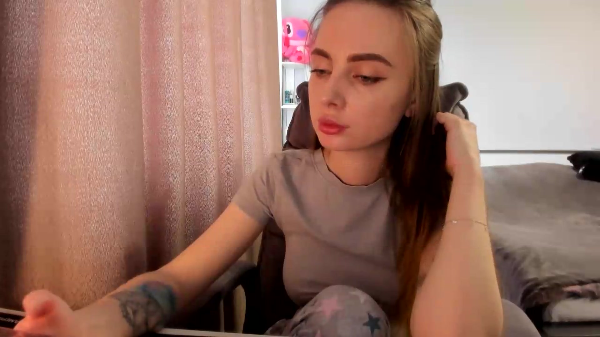 Gallery image thumbnail from Iam_Sasha's myfreecams stream on, 06/25/2026, 11:16 image 19 of 20