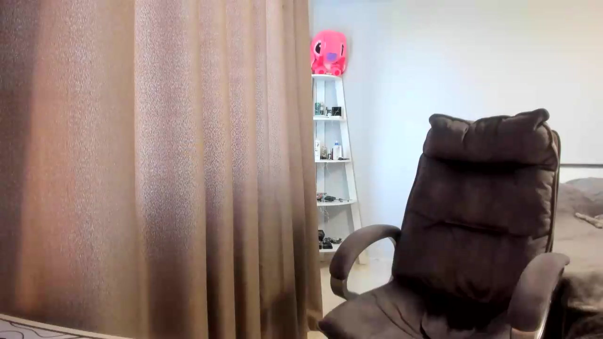 Gallery image thumbnail from Iam_Sasha's myfreecams stream on, 06/29/2026, 11:33 image 10 of 20