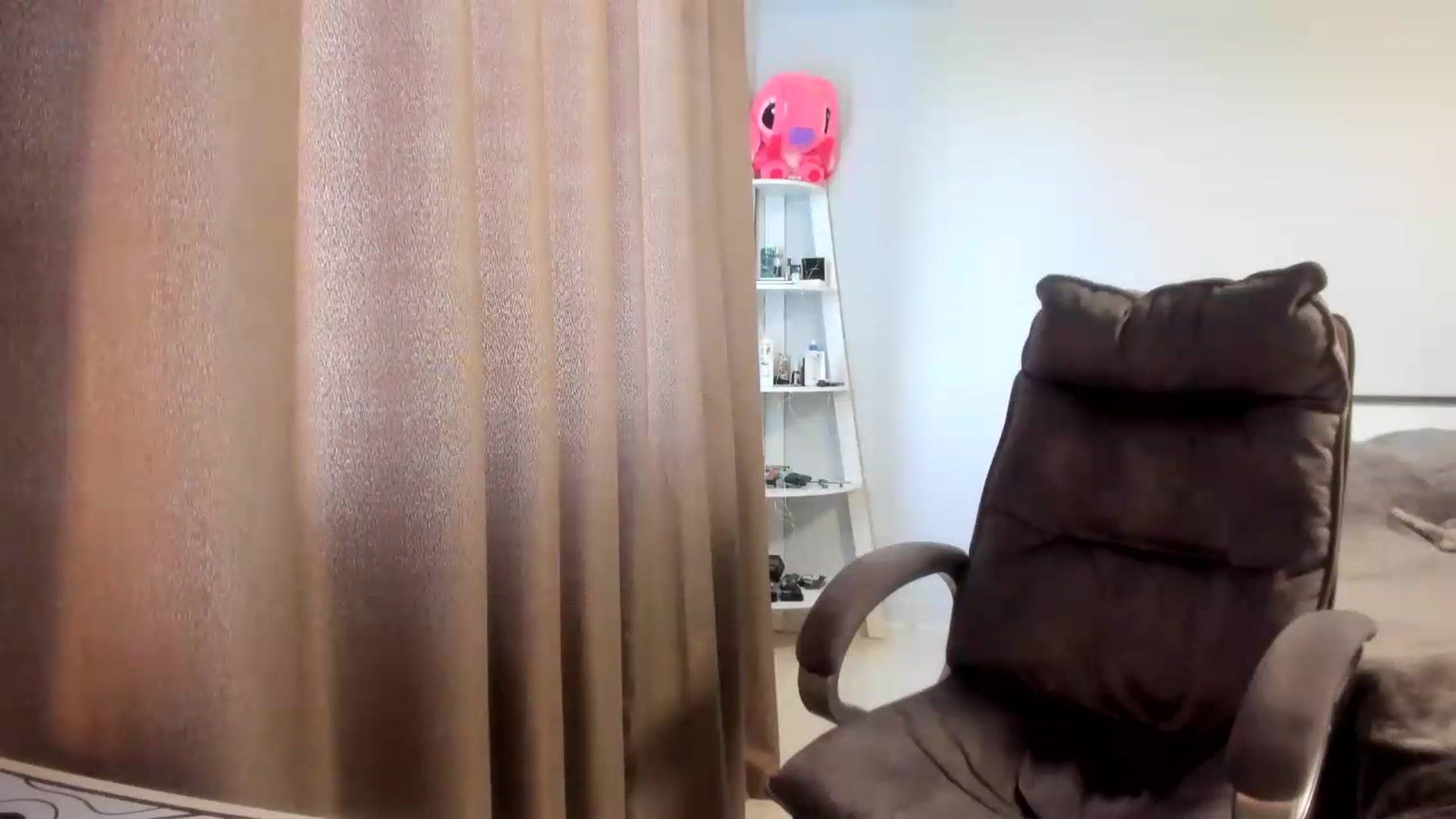 Gallery image thumbnail from Iam_Sasha's myfreecams stream on, 06/29/2026, 11:33 image 7 of 20