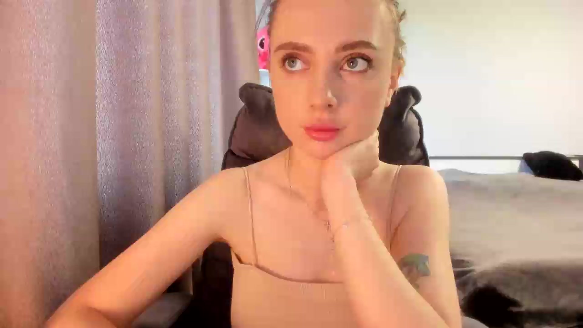 Gallery image thumbnail from Iam_Sasha's myfreecams stream on, 07/01/2026, 08:29 image 9 of 20