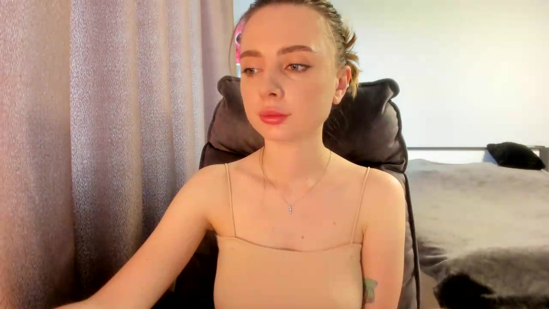 Gallery image thumbnail from Iam_Sasha's myfreecams stream on, 07/01/2026, 08:29 image 15 of 20