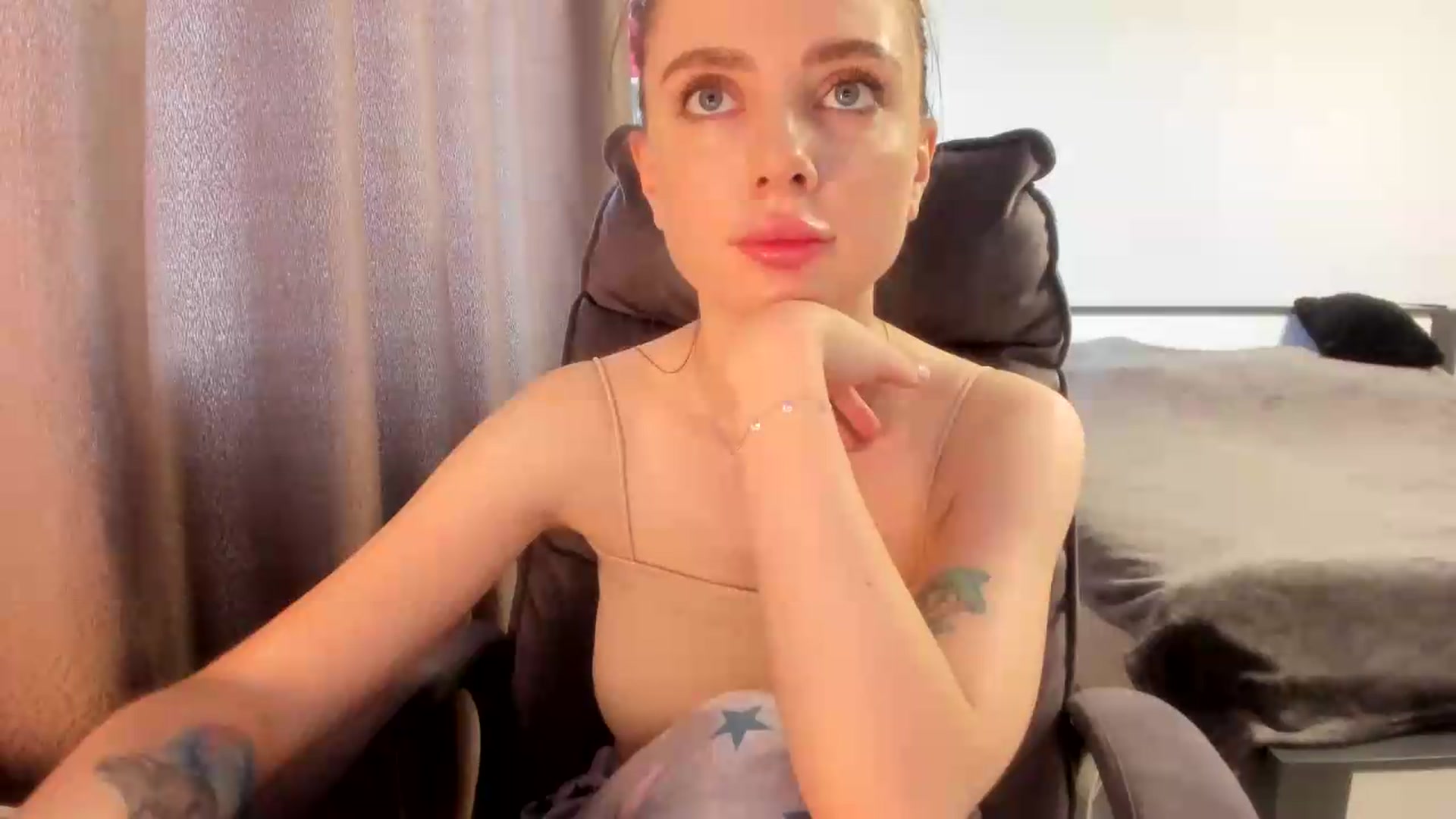 Gallery image thumbnail from Iam_Sasha's myfreecams stream on, 07/01/2026, 09:54 image 3 of 20