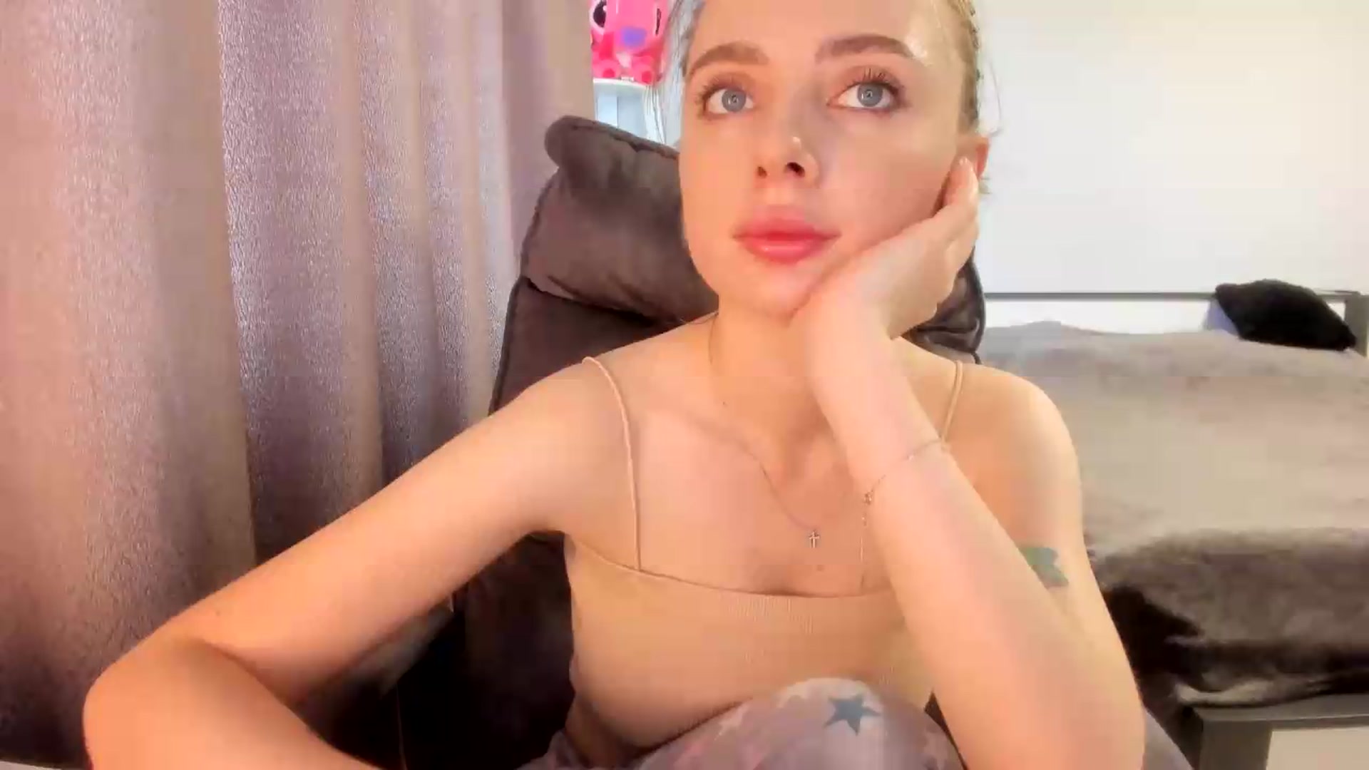 Gallery image thumbnail from Iam_Sasha's myfreecams stream on, 07/01/2026, 09:54 image 17 of 20