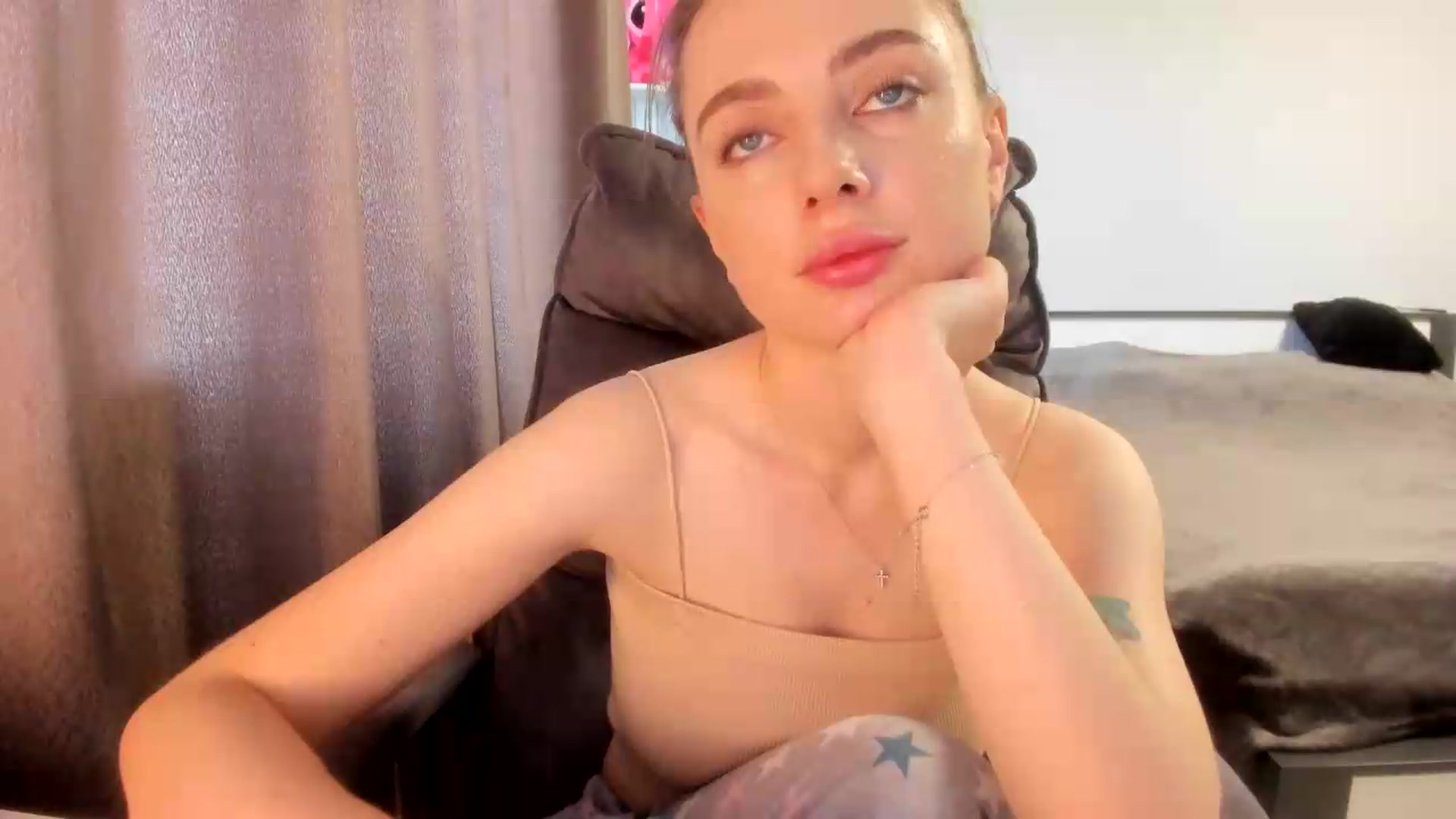 Gallery image thumbnail from Iam_Sasha's myfreecams stream on, 07/01/2026, 09:54 image 13 of 20