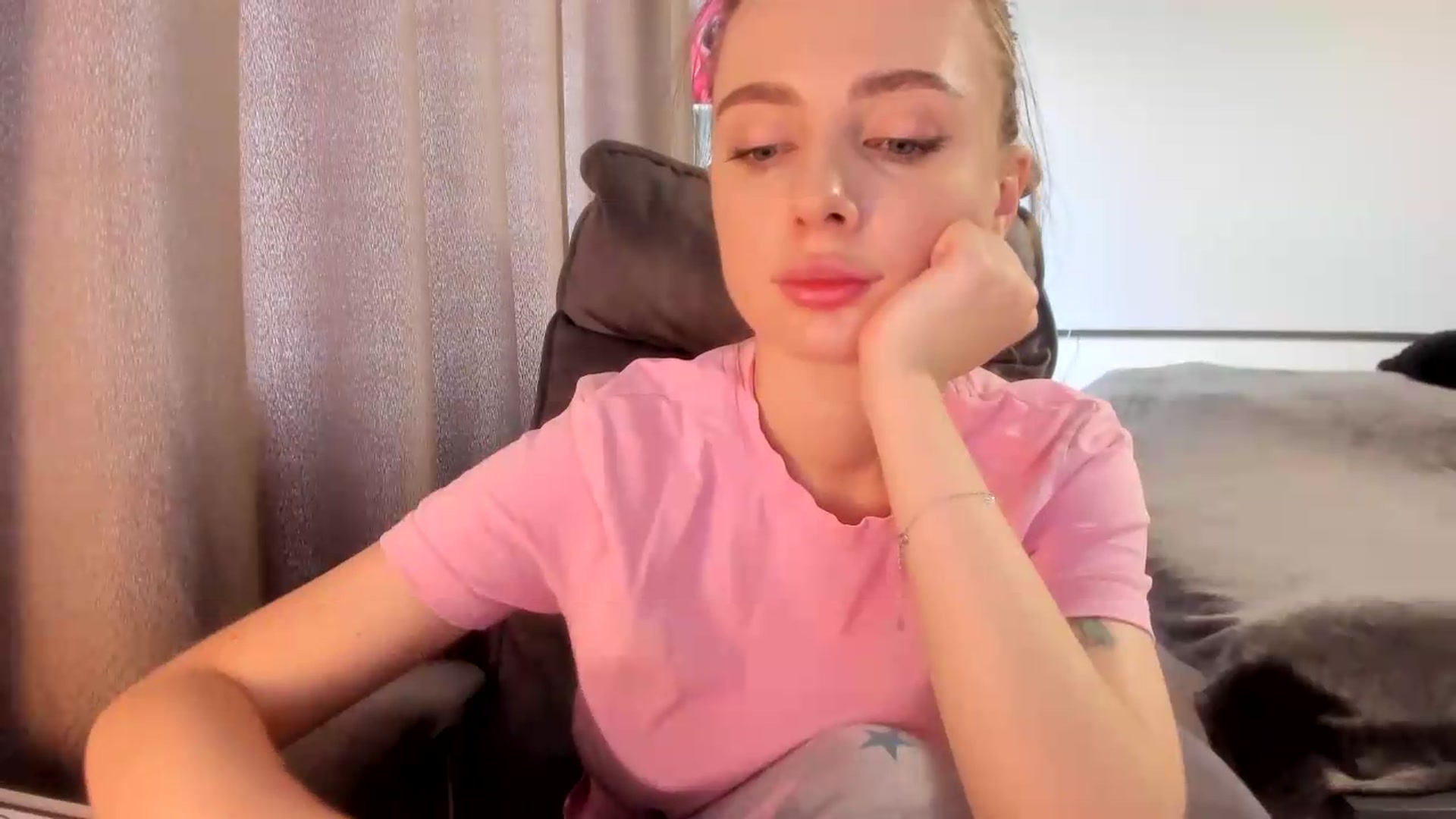 Gallery image thumbnail from Iam_Sasha's myfreecams stream on, 07/01/2026, 11:30 image 20 of 20