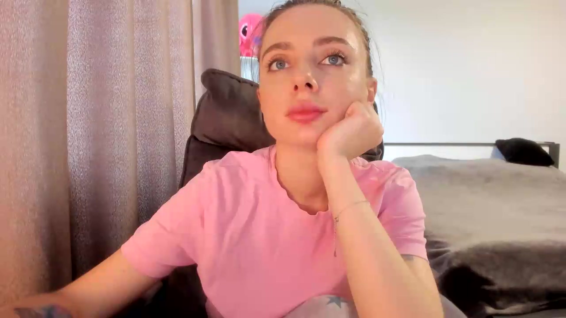 Gallery image thumbnail from Iam_Sasha's myfreecams stream on, 07/01/2026, 11:30 image 19 of 20