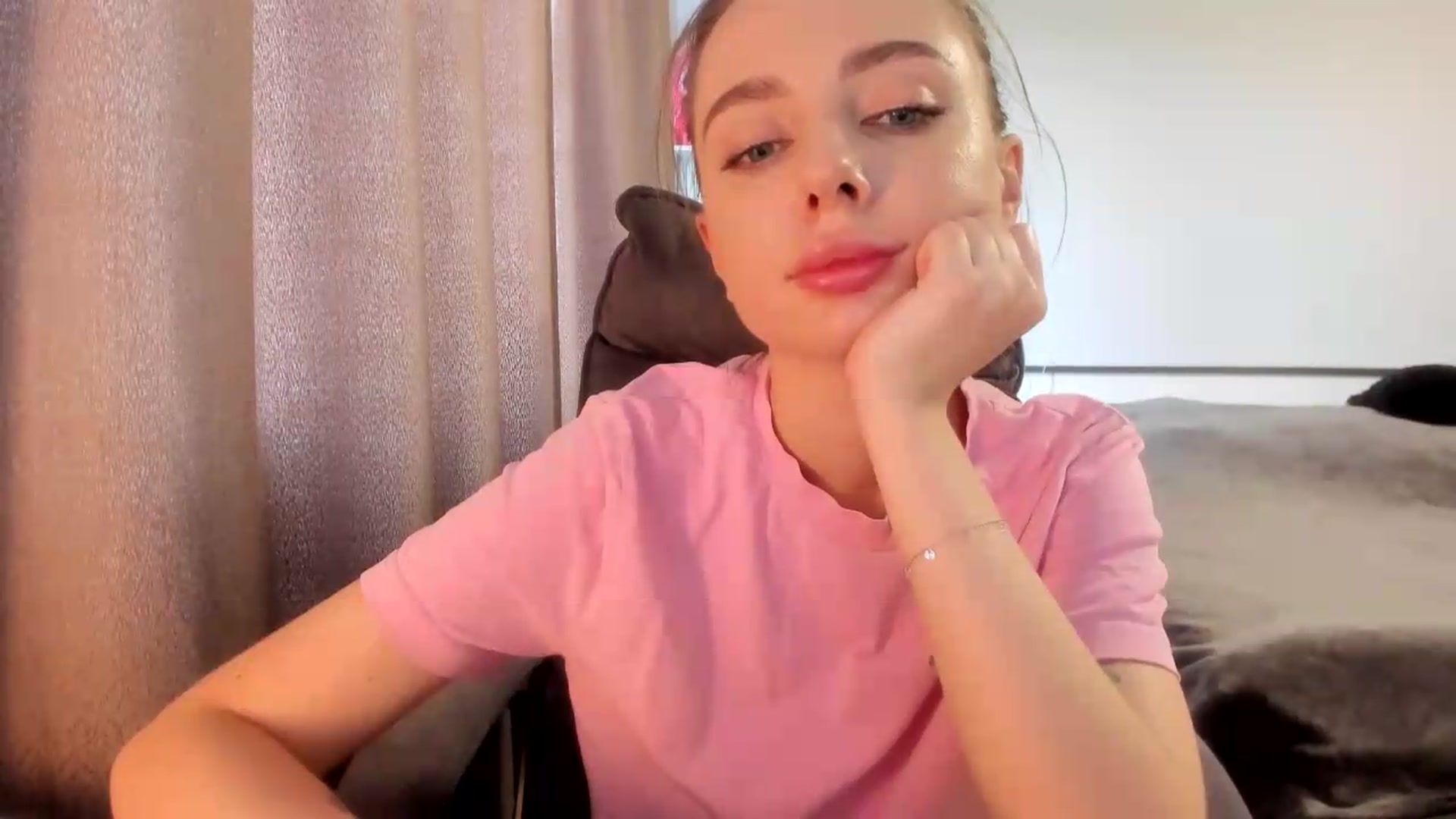 Gallery image thumbnail from Iam_Sasha's myfreecams stream on, 07/01/2026, 12:30 image 4 of 20
