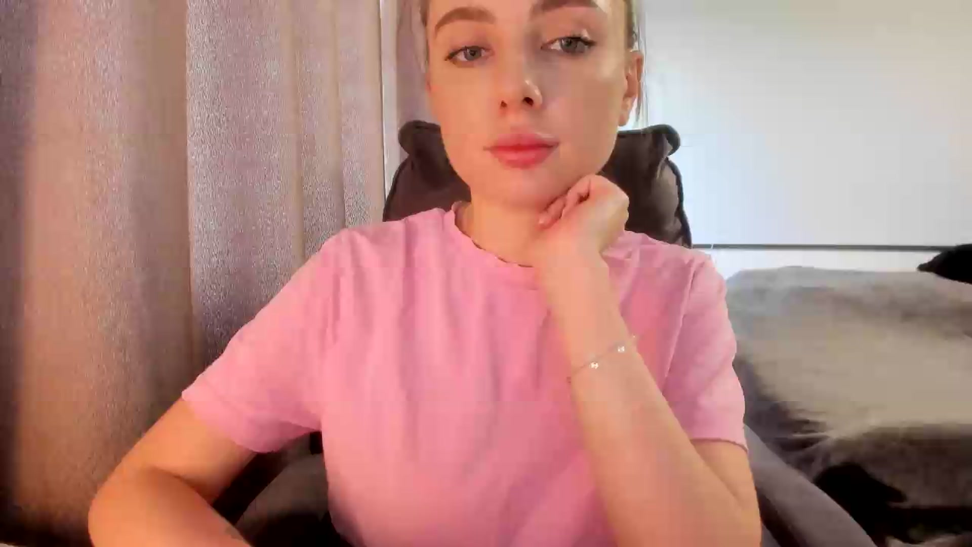Gallery image thumbnail from Iam_Sasha's myfreecams stream on, 07/01/2026, 12:30 image 1 of 20