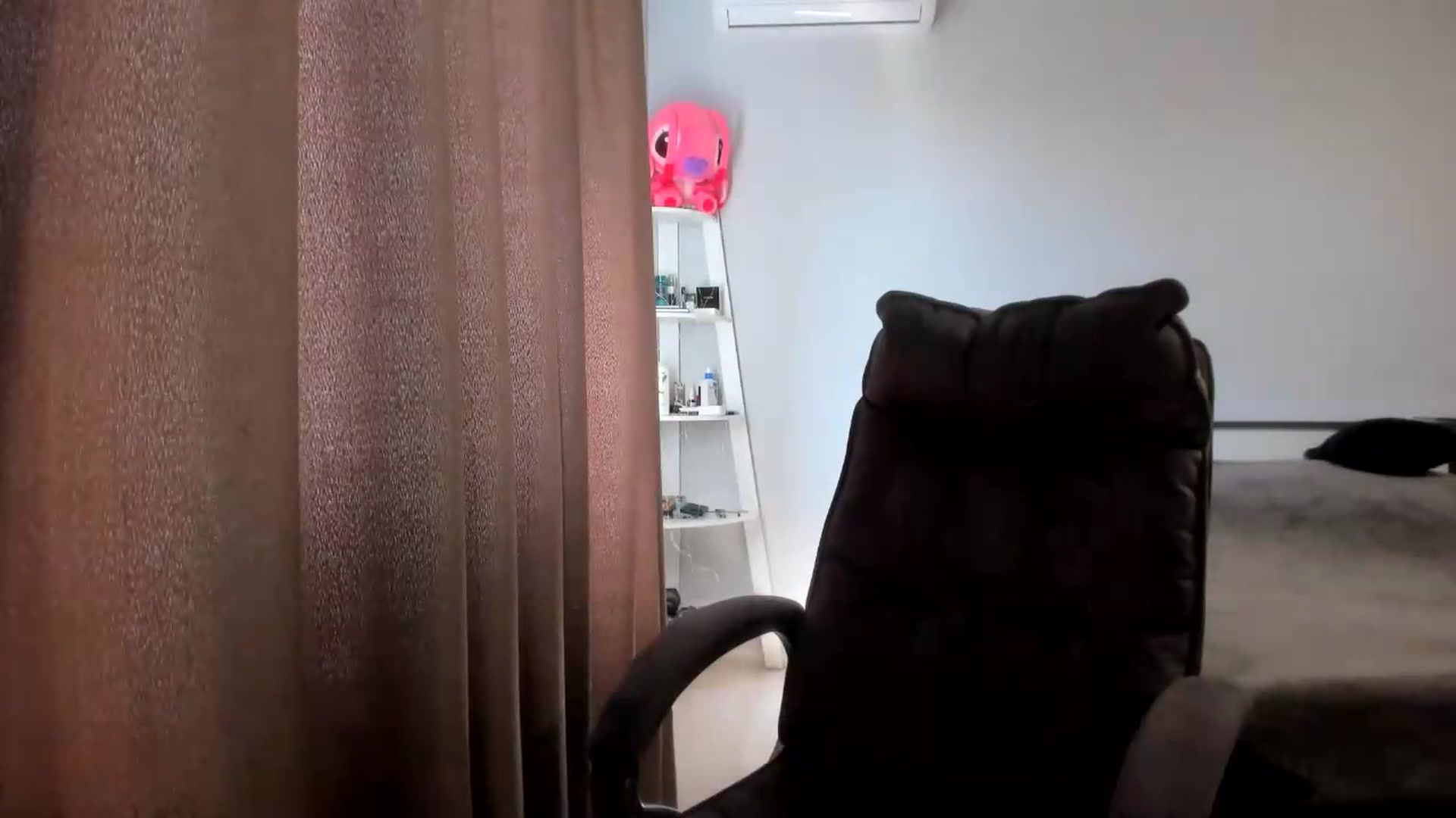 Gallery image thumbnail from Iam_Sasha's myfreecams stream on, 07/01/2026, 13:34 image 9 of 20