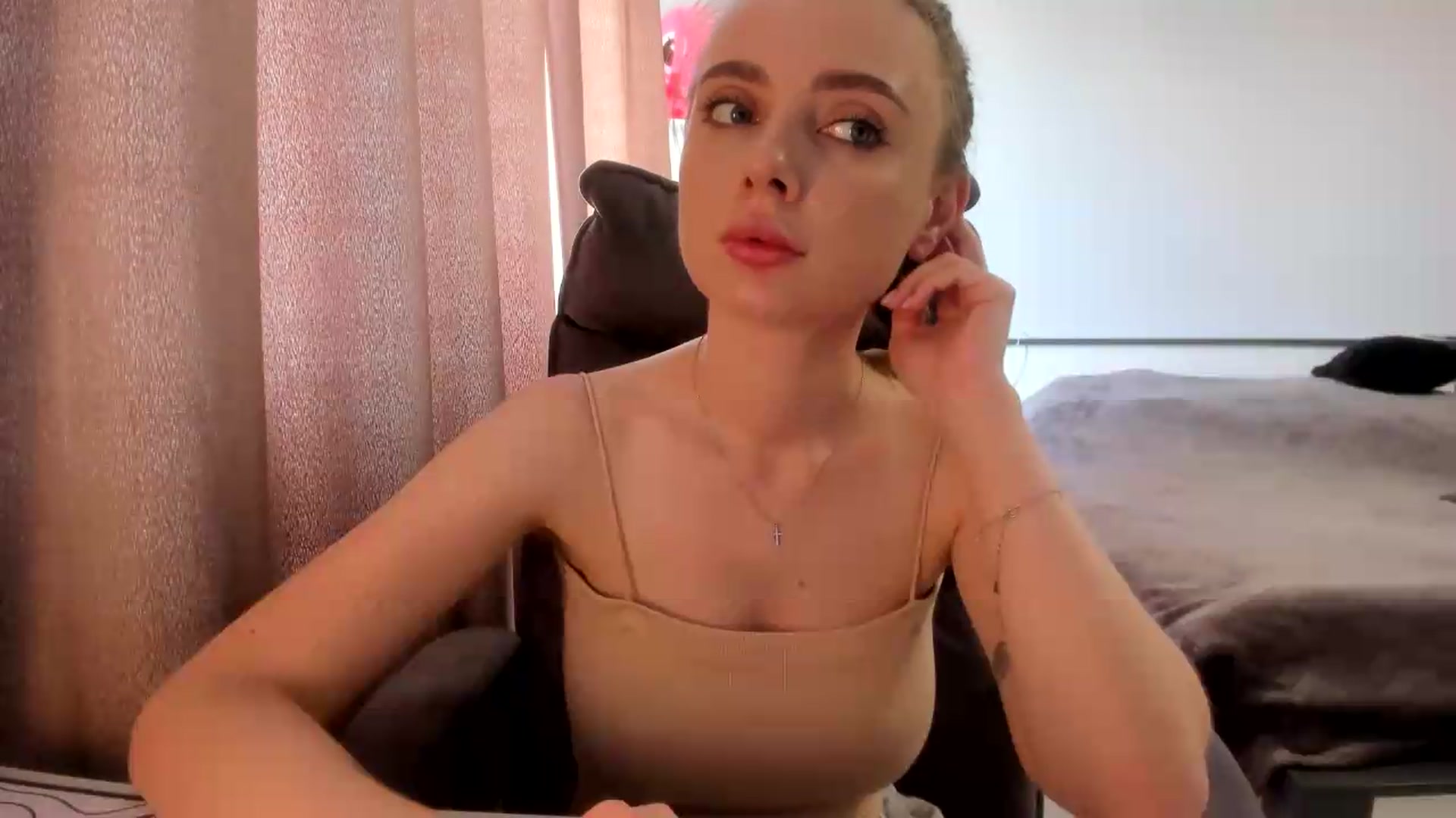 Gallery image thumbnail from Iam_Sasha's myfreecams stream on, 07/01/2026, 14:17 image 4 of 20