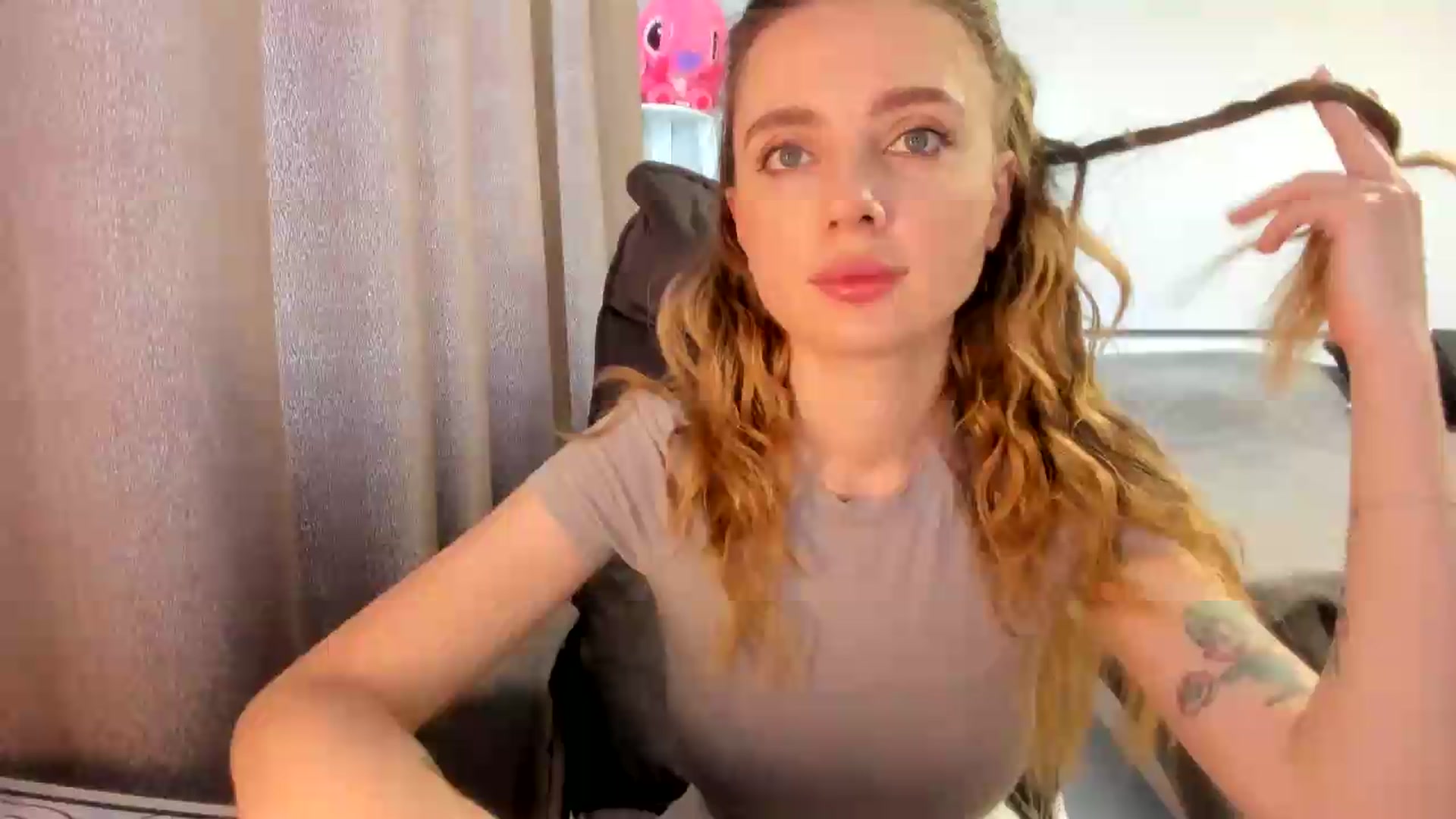 Gallery image thumbnail from Iam_Sasha's myfreecams stream on, 07/02/2026, 09:59 image 7 of 20