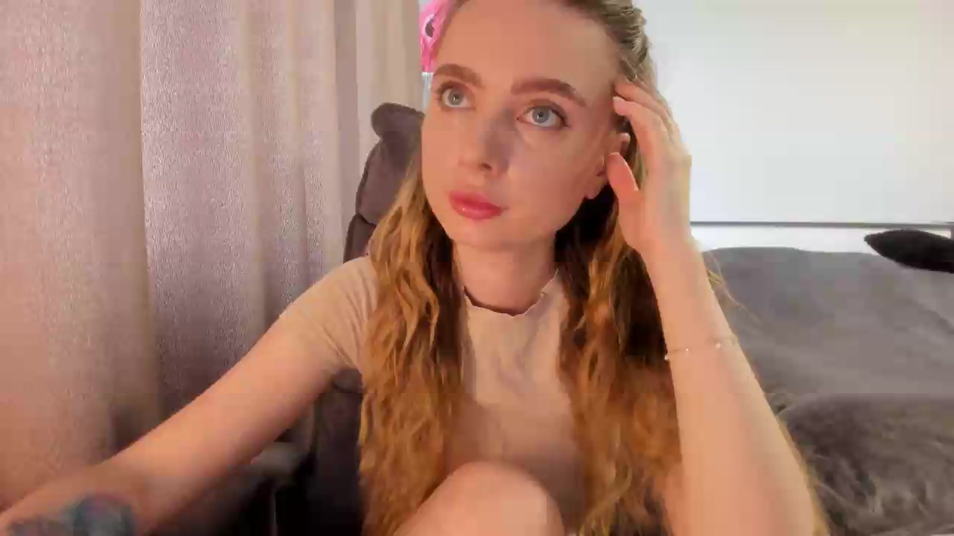 Gallery image thumbnail from Iam_Sasha's myfreecams stream on, 07/03/2026, 09:24 image 1 of 20