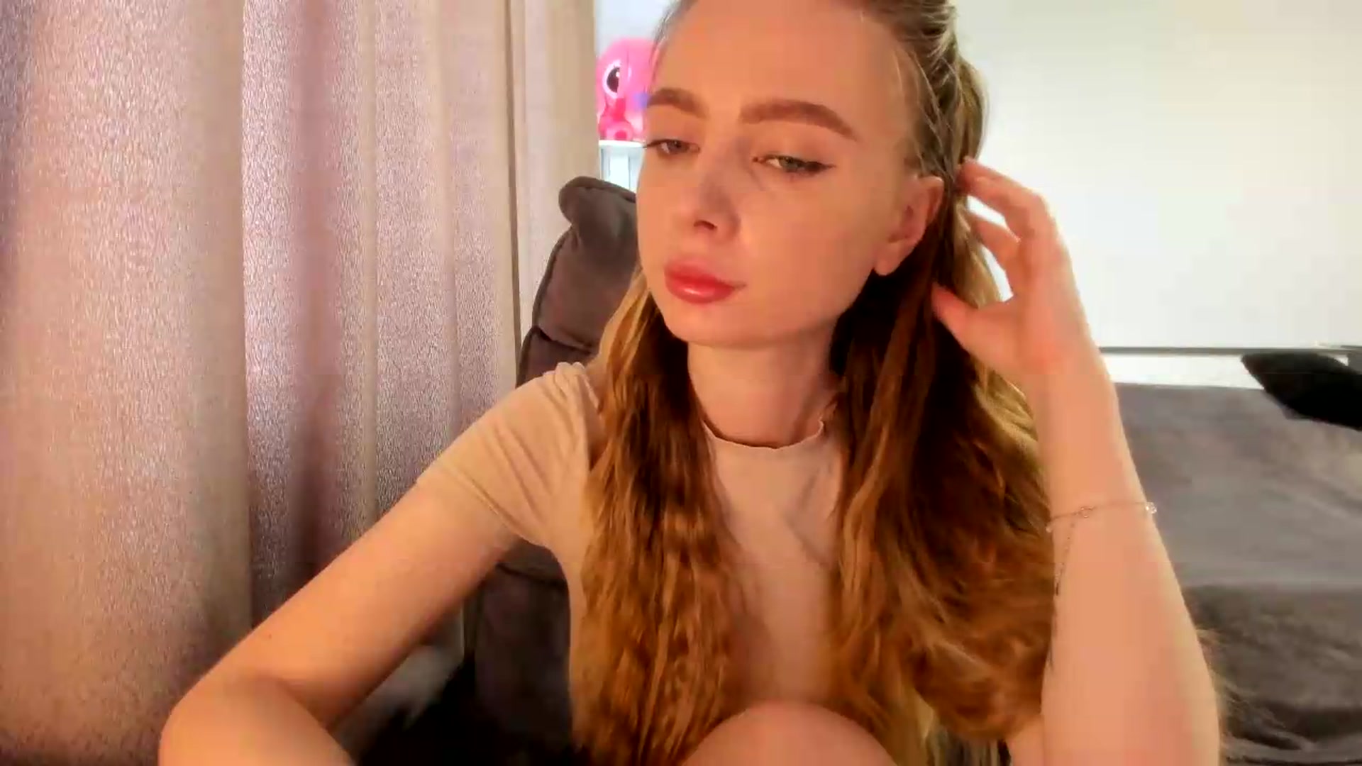 Gallery image thumbnail from Iam_Sasha's myfreecams stream on, 07/03/2026, 10:38 image 6 of 20