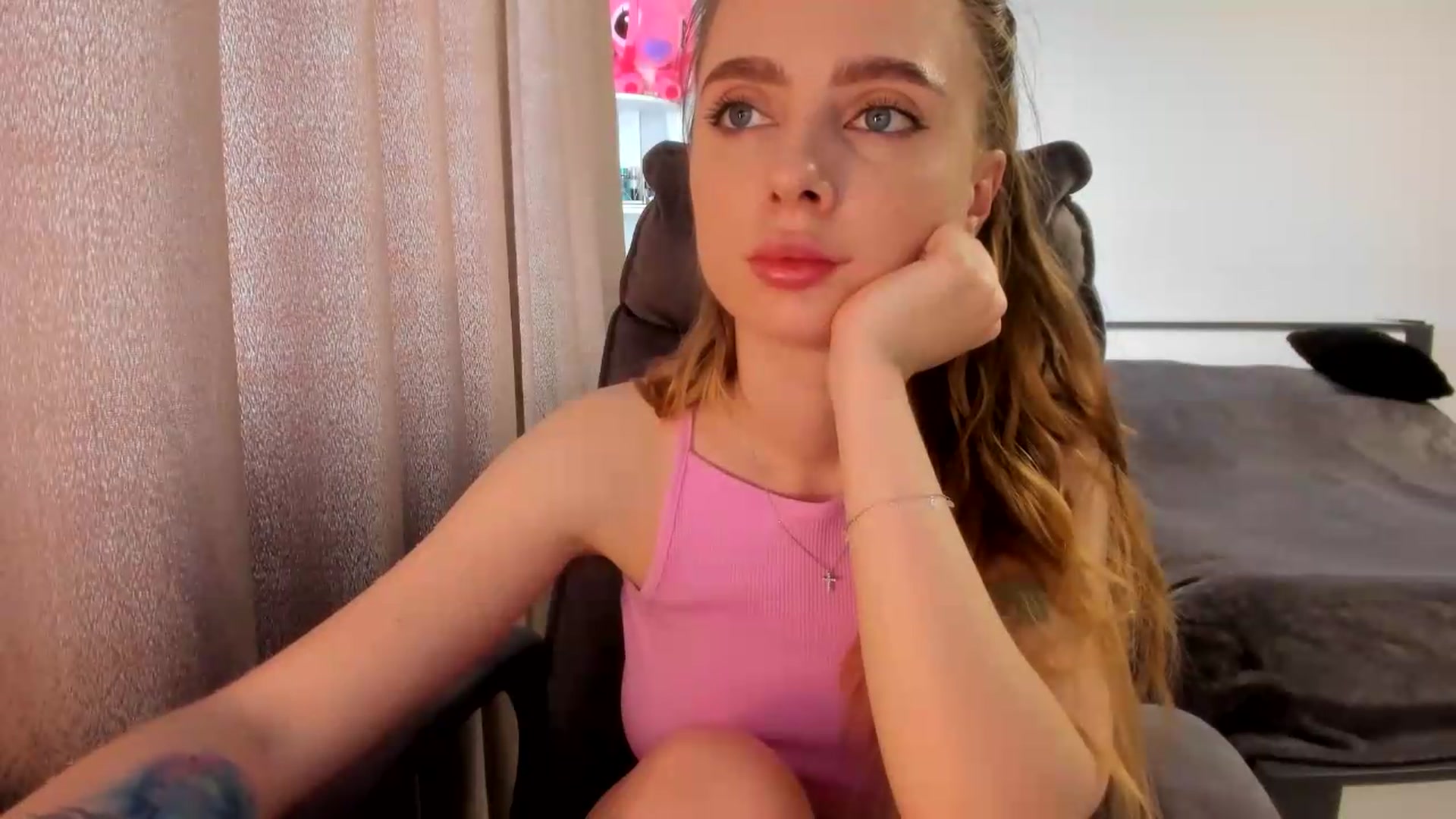 Gallery image thumbnail from Iam_Sasha's myfreecams stream on, 07/03/2026, 11:44 image 17 of 20