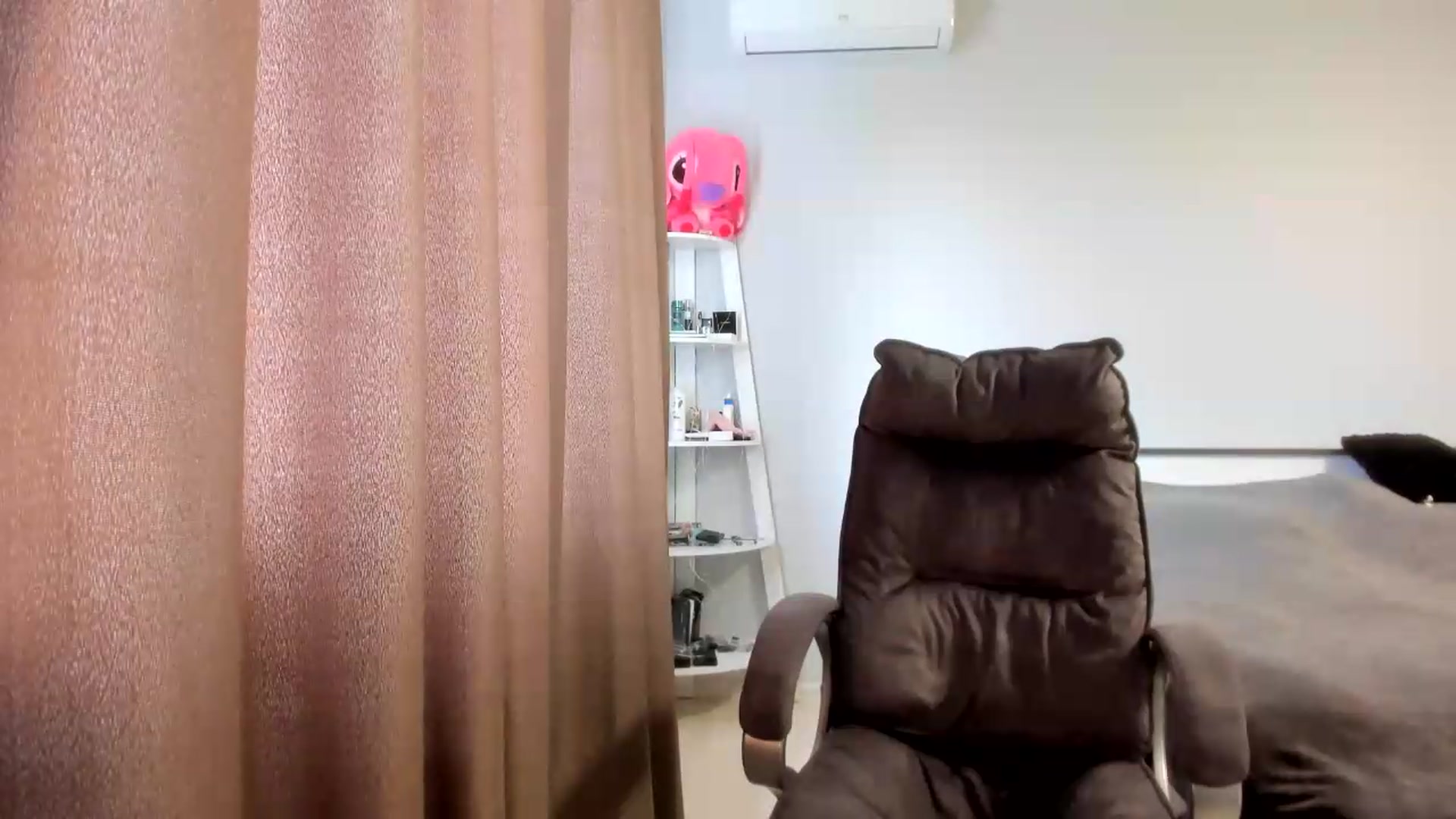 Gallery image thumbnail from Iam_Sasha's myfreecams stream on, 07/07/2026, 09:19 image 14 of 20