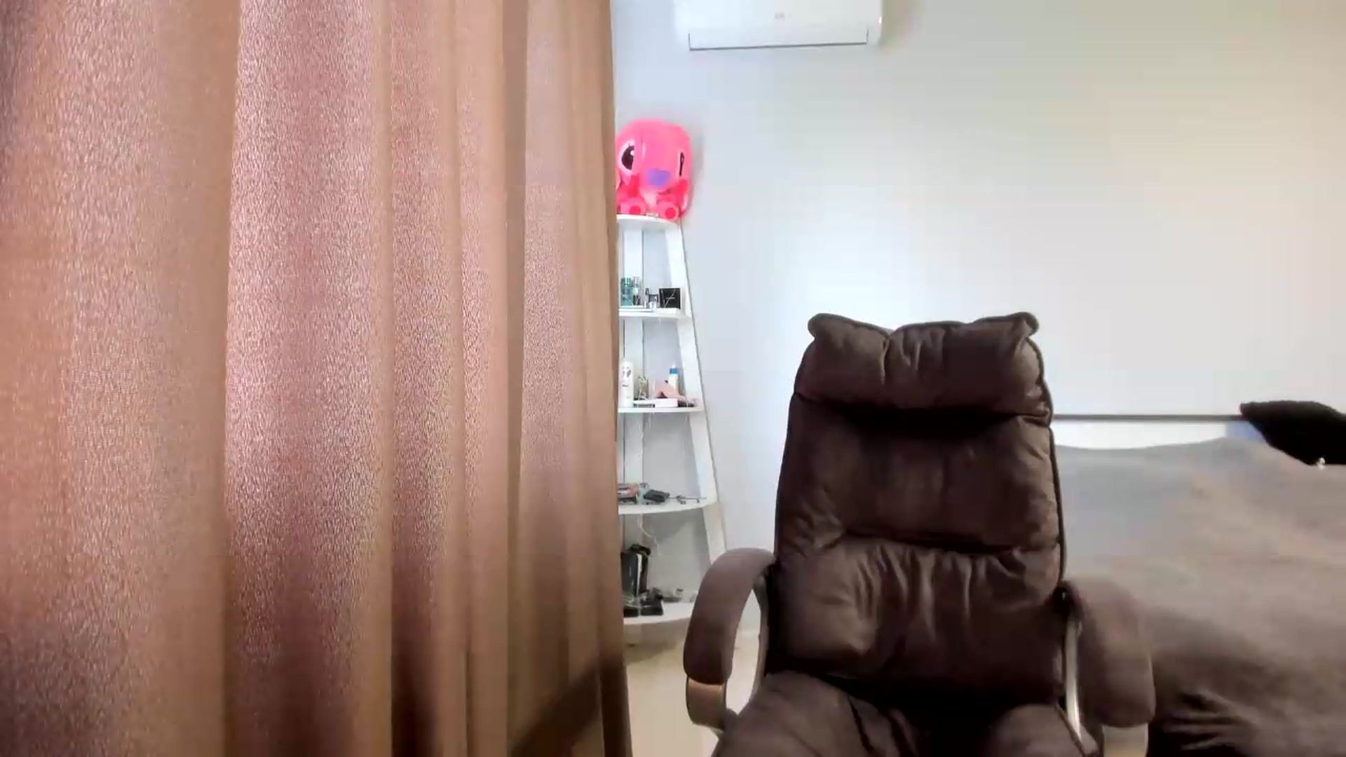 Gallery image thumbnail from Iam_Sasha's myfreecams stream on, 07/07/2026, 09:19 image 13 of 20