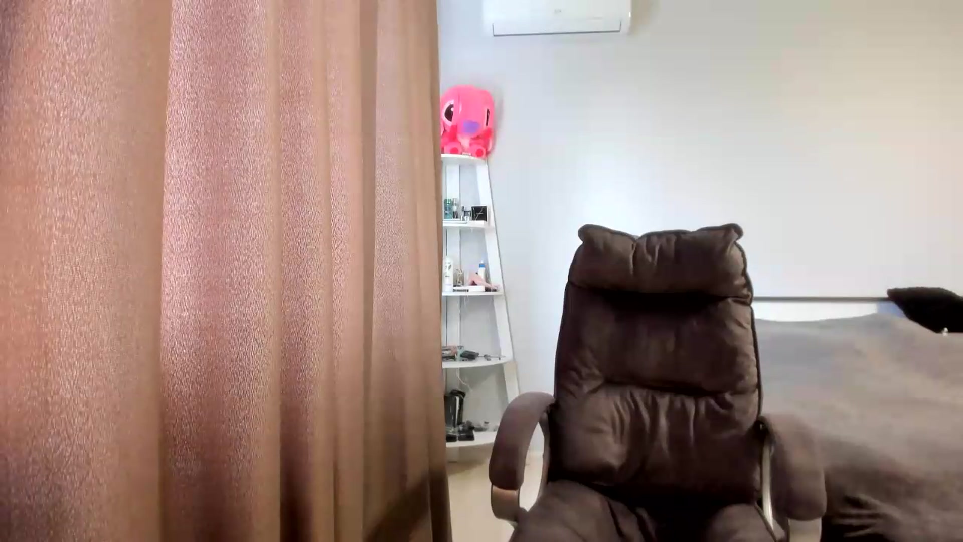 Gallery image thumbnail from Iam_Sasha's myfreecams stream on, 07/07/2026, 09:19 image 9 of 20