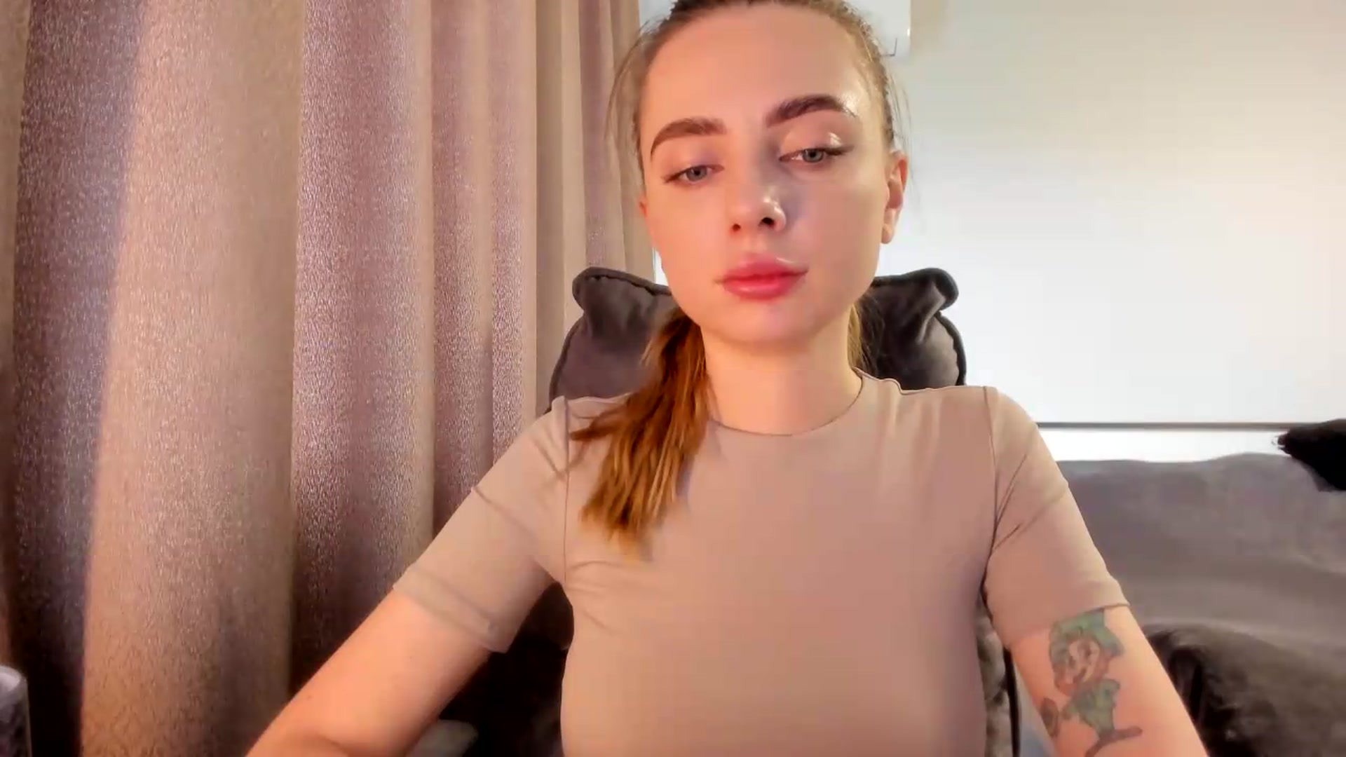 Gallery image thumbnail from Iam_Sasha's myfreecams stream on, 07/08/2026, 07:18 image 6 of 20