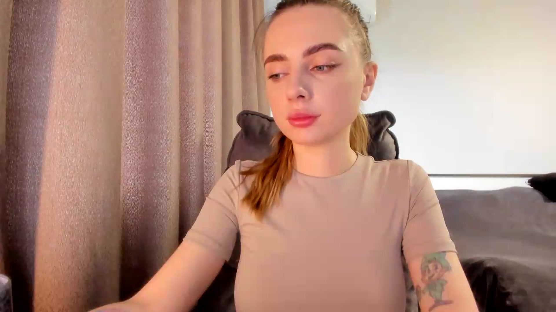Gallery image thumbnail from Iam_Sasha's myfreecams stream on, 07/08/2026, 07:18 image 5 of 20