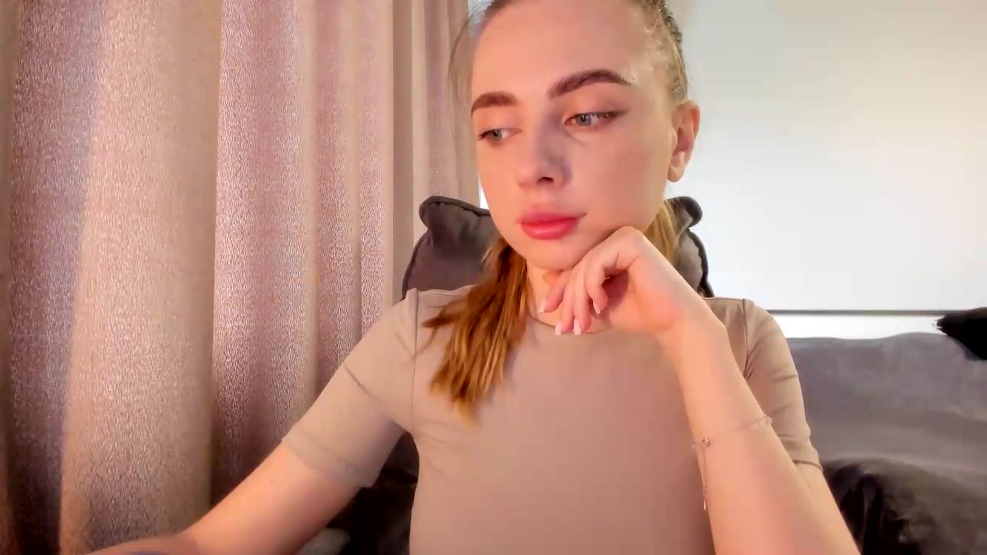 Gallery image thumbnail from Iam_Sasha's myfreecams stream on, 07/08/2026, 07:18 image 9 of 20