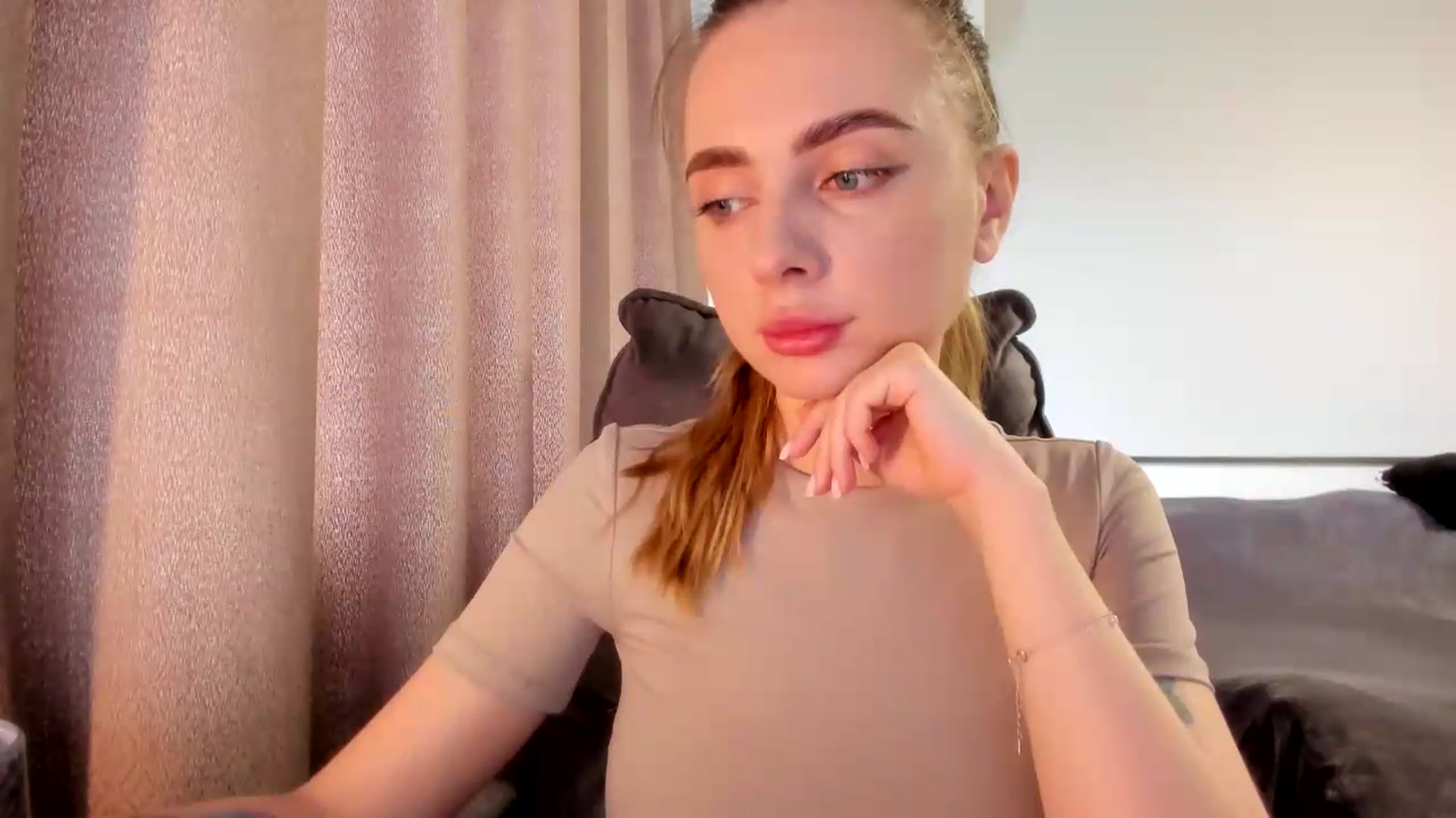 Gallery image thumbnail from Iam_Sasha's myfreecams stream on, 07/08/2026, 07:18 image 8 of 20