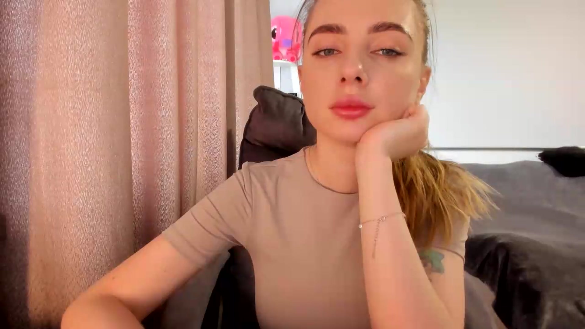 Gallery image thumbnail from Iam_Sasha's myfreecams stream on, 07/08/2026, 09:18 image 3 of 20