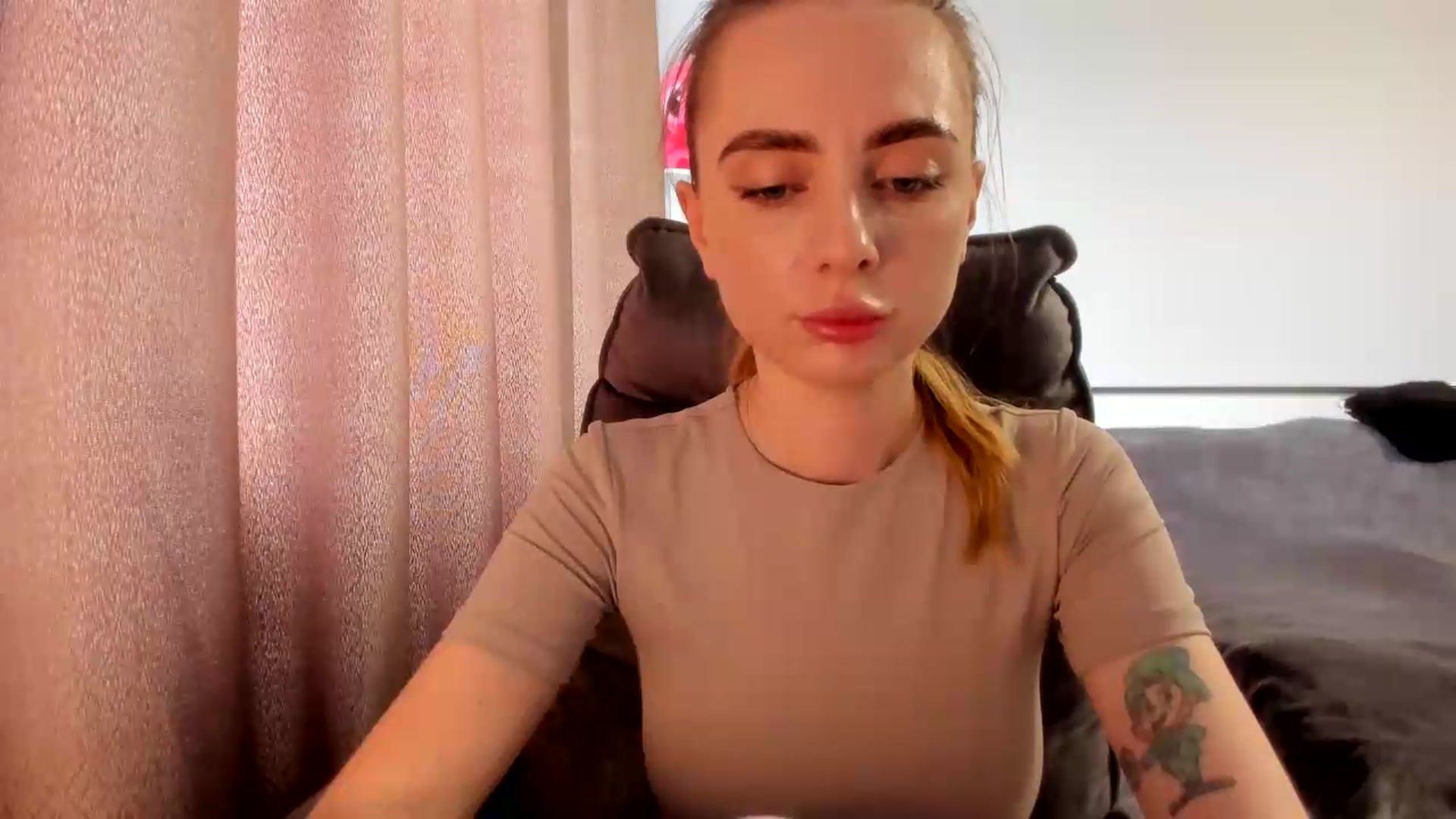 Gallery image thumbnail from Iam_Sasha's myfreecams stream on, 07/08/2026, 11:16 image 8 of 20