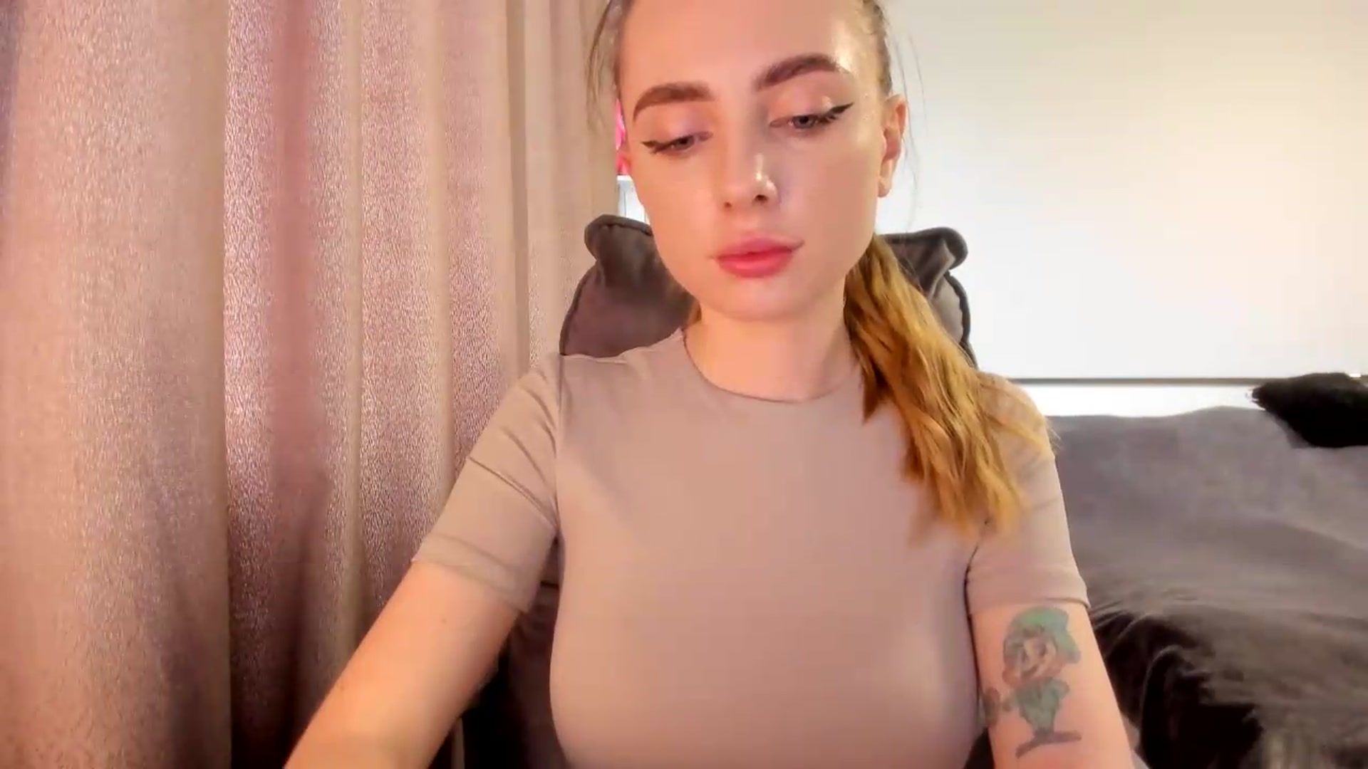 Gallery image thumbnail from Iam_Sasha's myfreecams stream on, 07/08/2026, 11:16 image 19 of 20