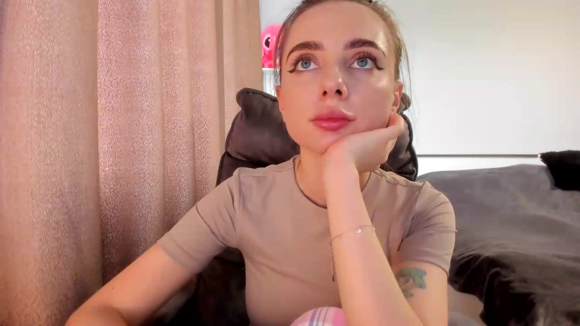 Gallery image thumbnail from Iam_Sasha's myfreecams stream on, 07/08/2026, 12:36 image 11 of 20