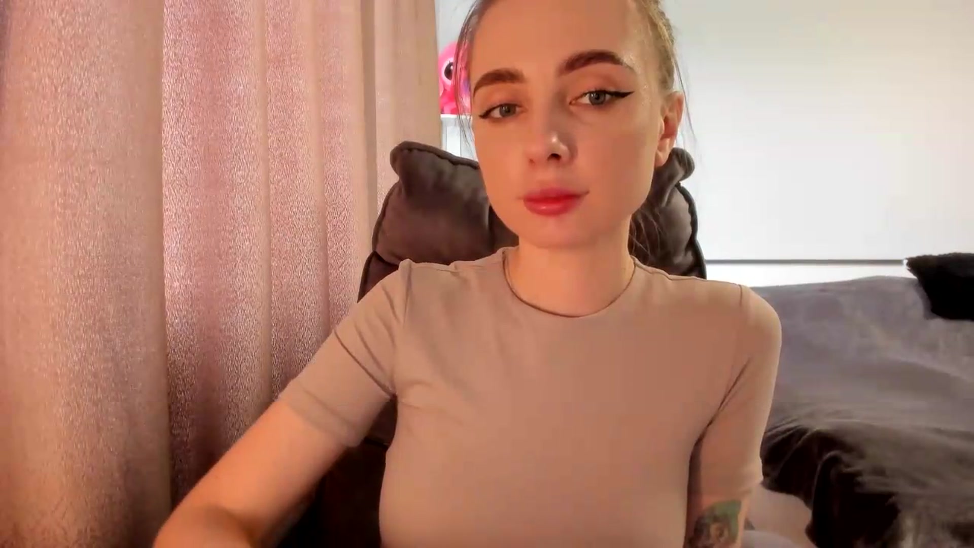 Gallery image thumbnail from Iam_Sasha's myfreecams stream on, 07/08/2026, 12:36 image 9 of 20