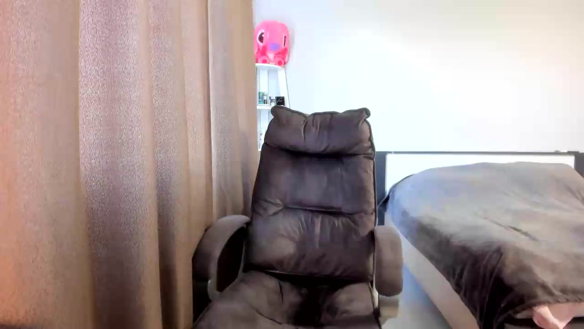 Gallery image thumbnail from Iam_Sasha's myfreecams stream on, 07/09/2026, 10:51 image 17 of 20